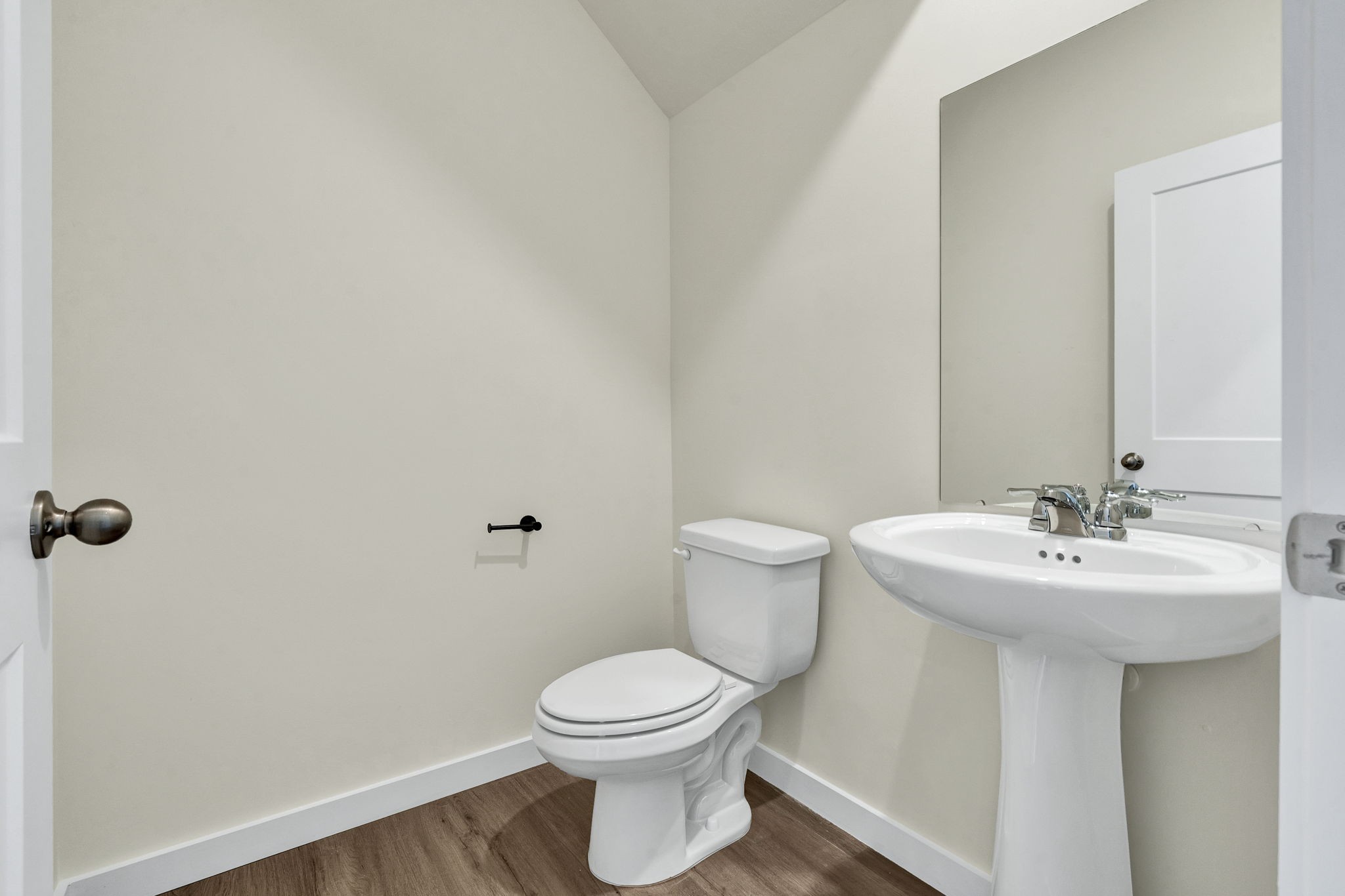 4093 Belcourt Dr, Ne Property Photo 8