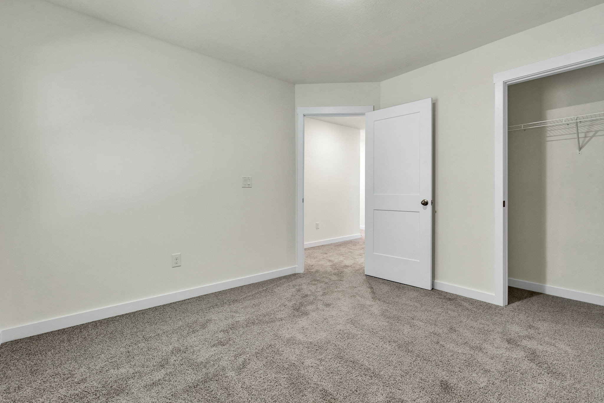 4093 Belcourt Dr, Ne Property Photo 19