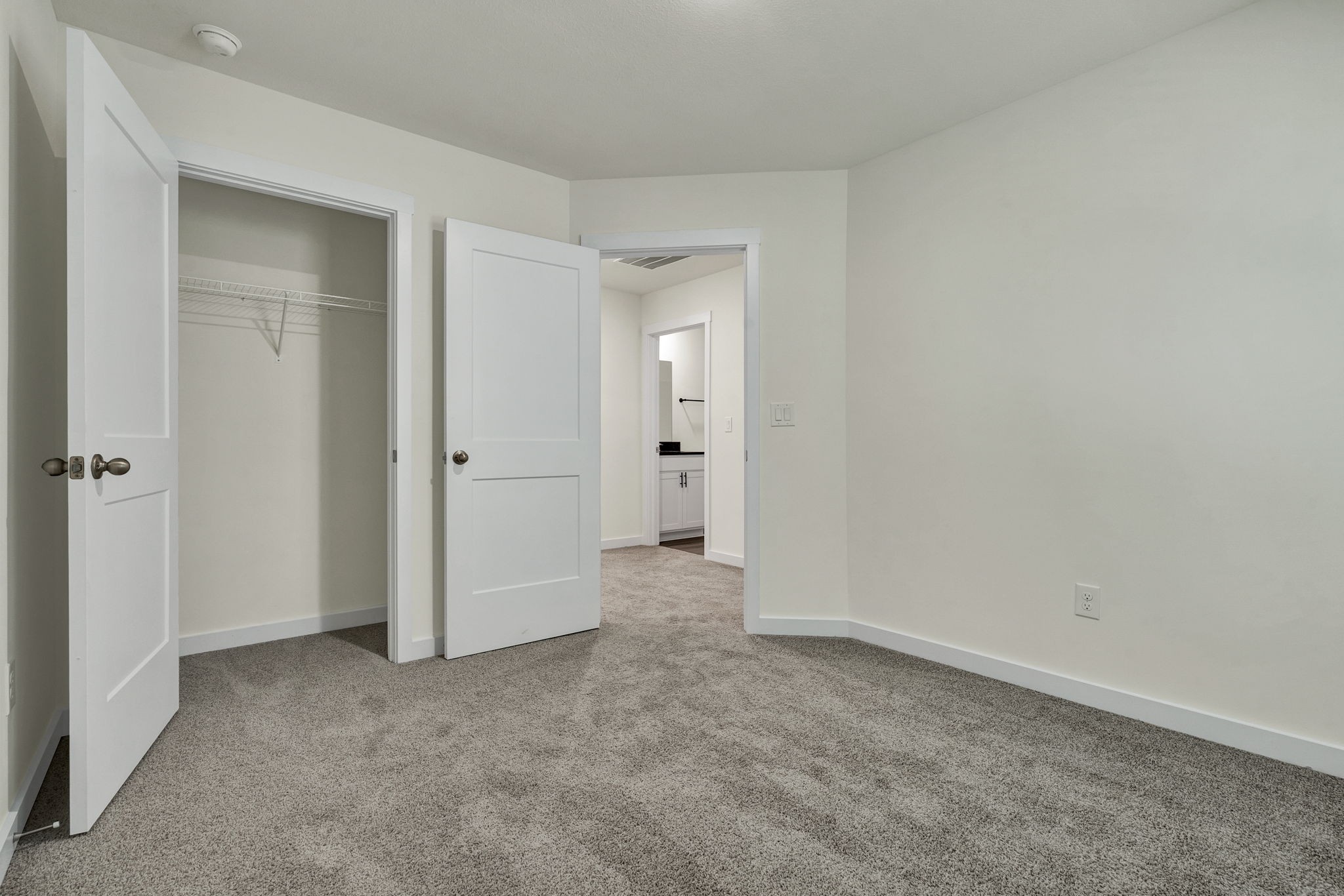 4093 Belcourt Dr, Ne Property Photo 21