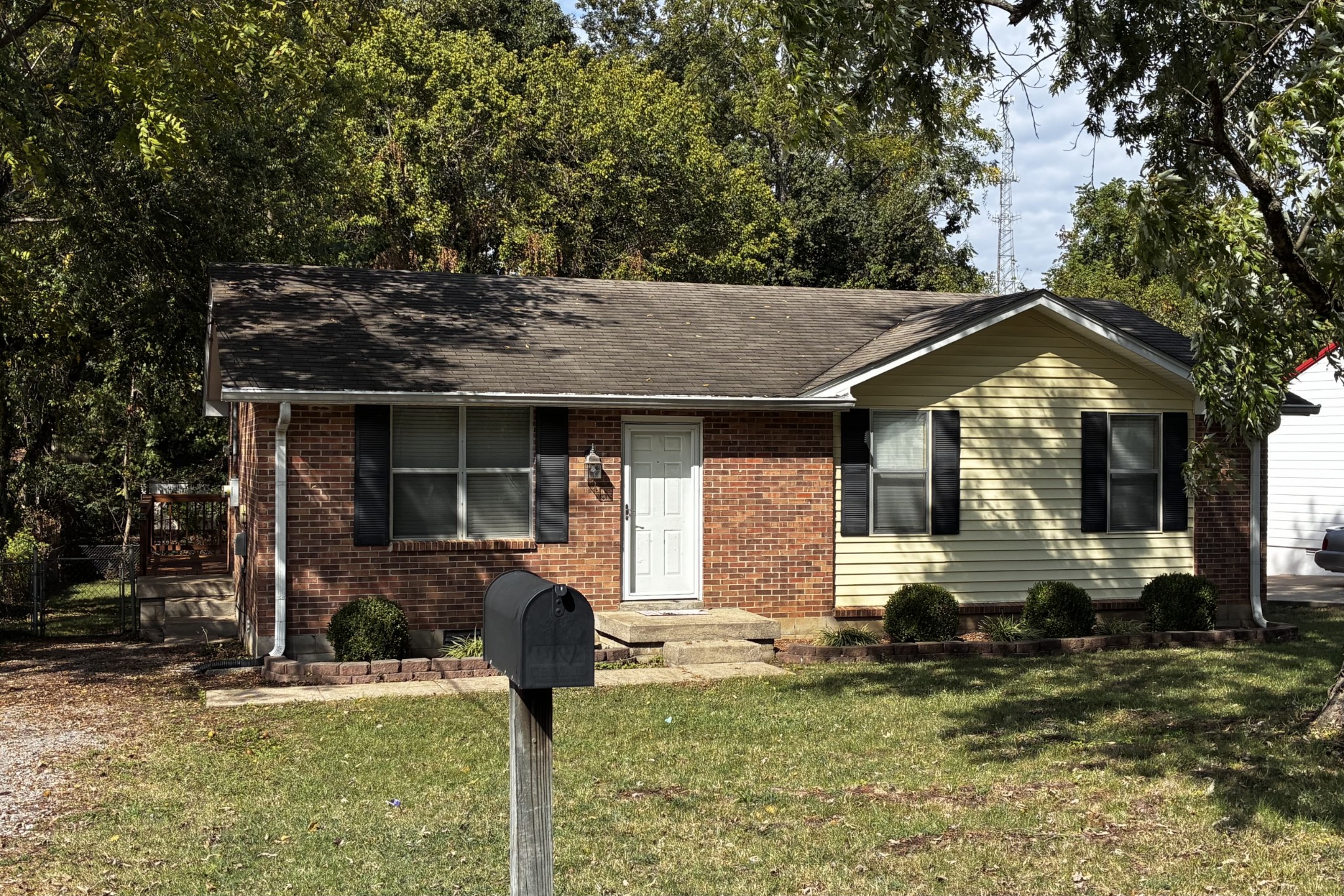 212 Sunny Acre Dr Property Photo 1
