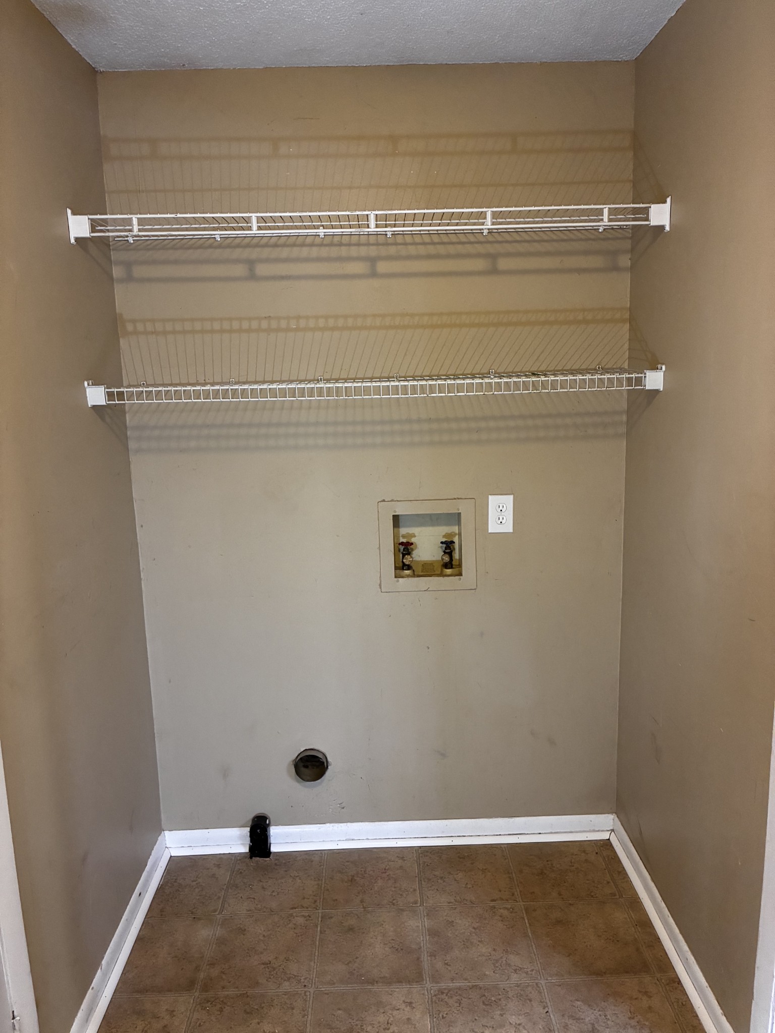 212 Sunny Acre Dr Property Photo 8