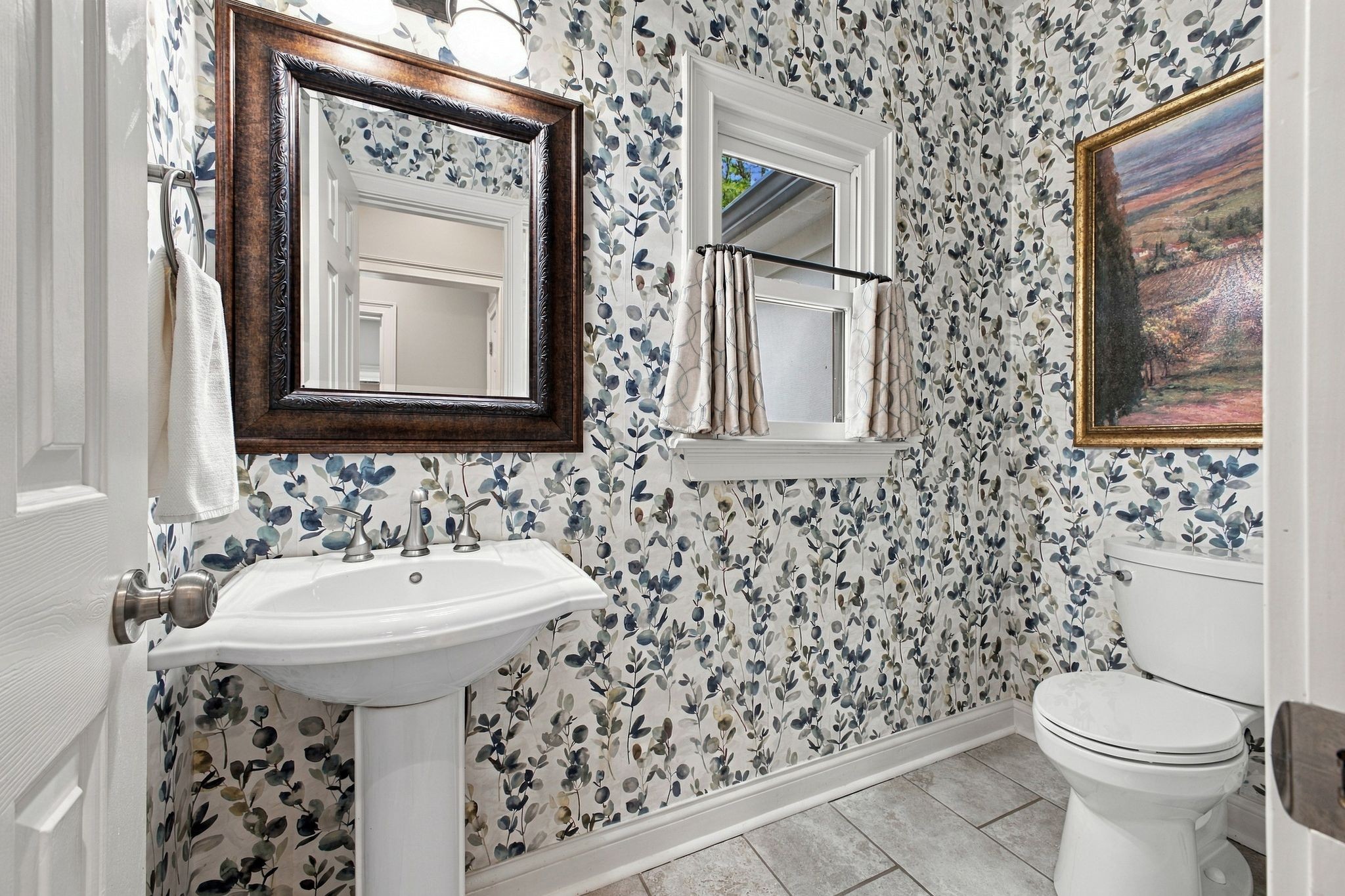 1436 Beddington Park Property Photo 19