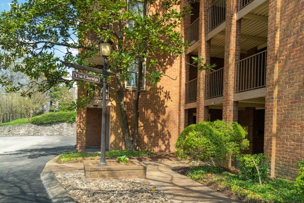 3198 Hillsboro Pike