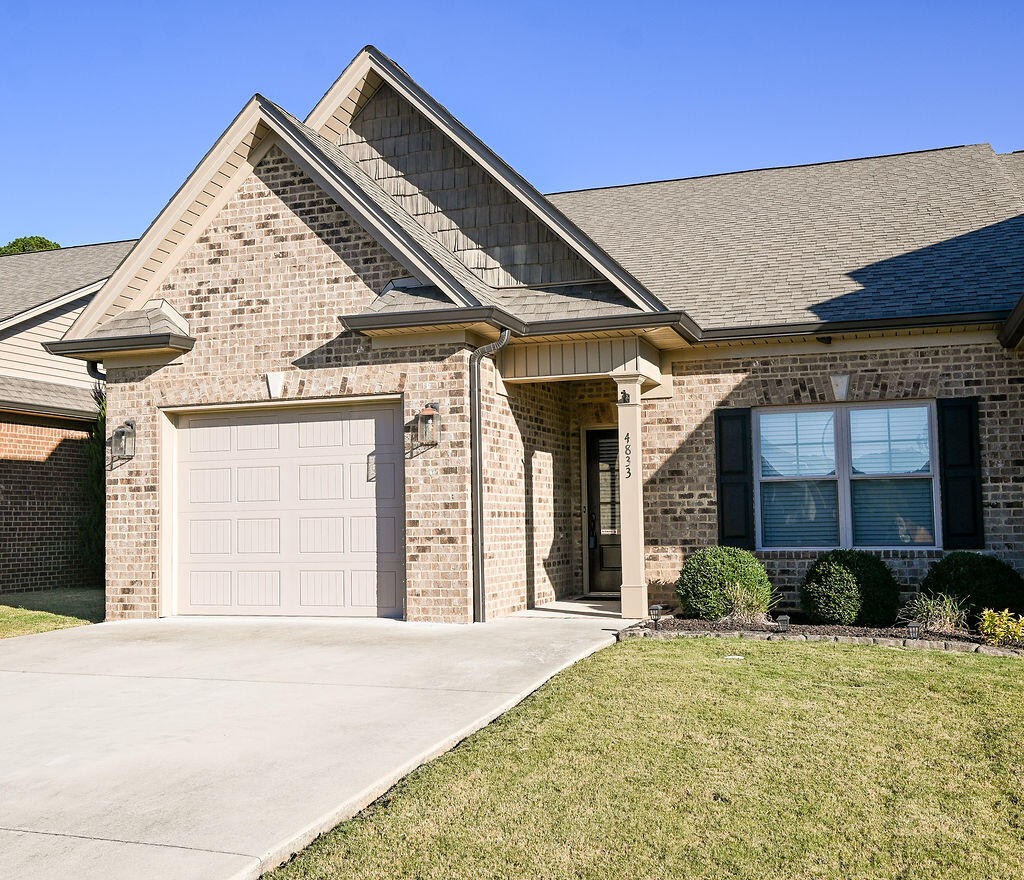 4833 Grove Park Drive, NE