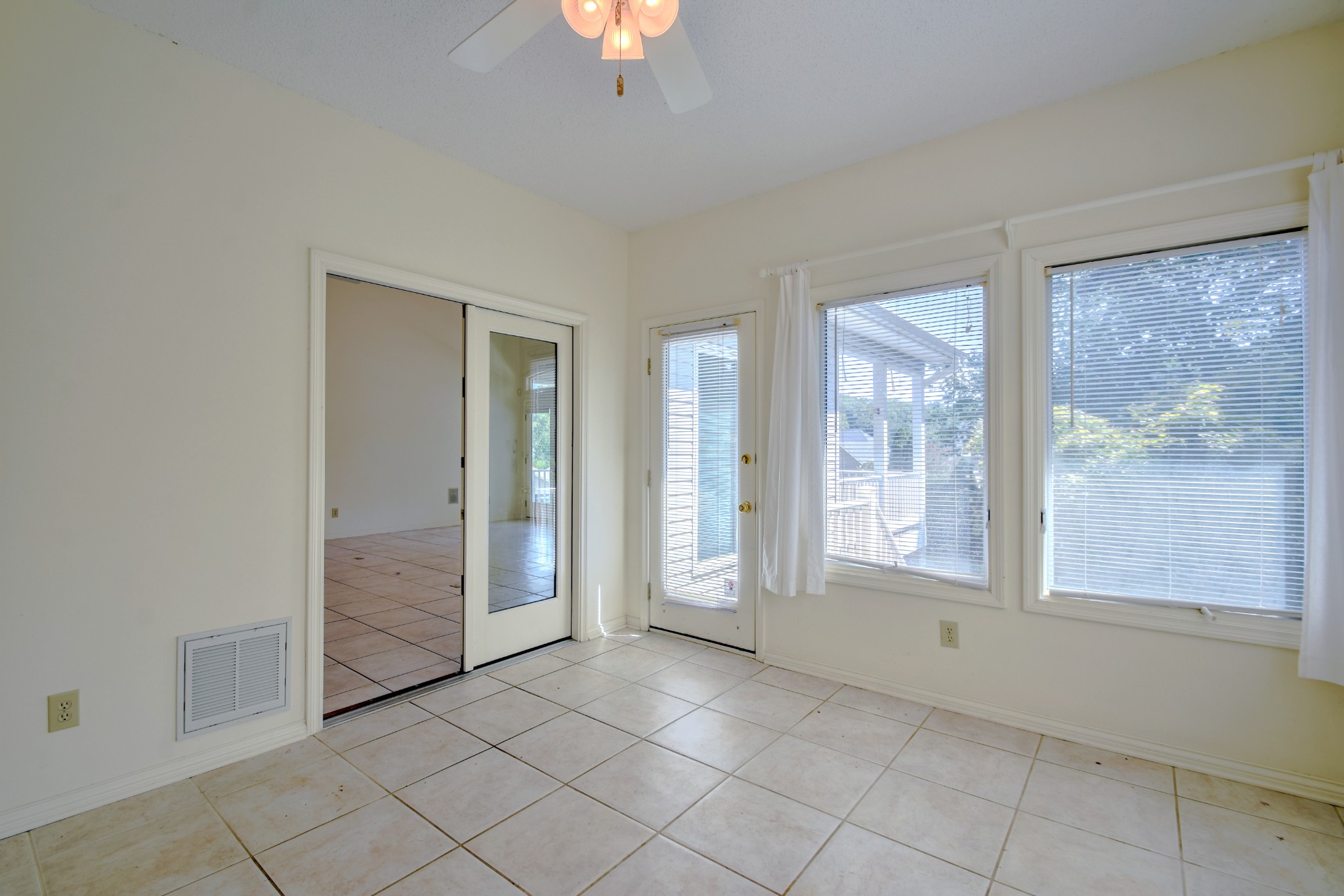 408 Ookedaliya Pl Property Photo 15