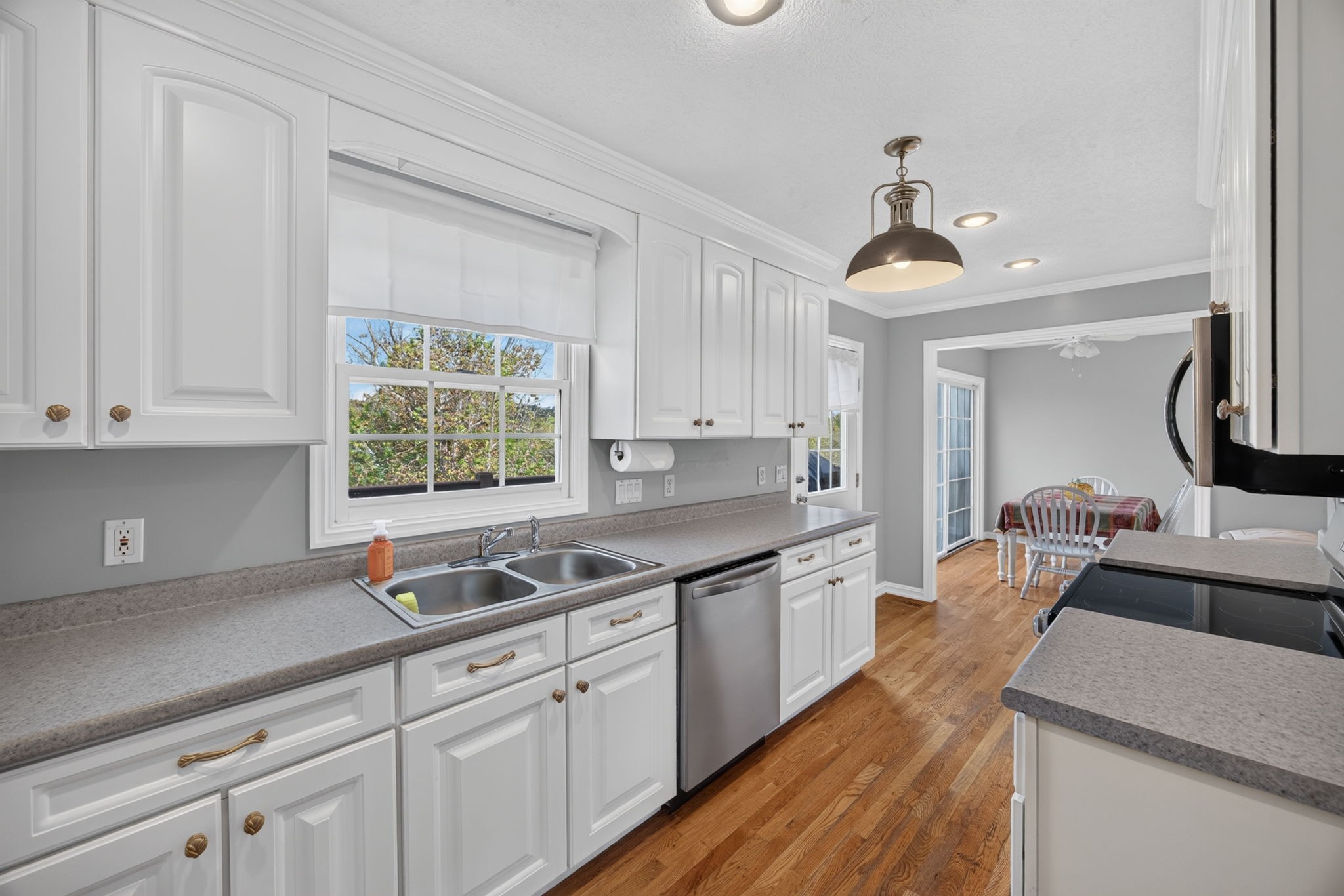 3730 Brookwood Dr Property Photo 10