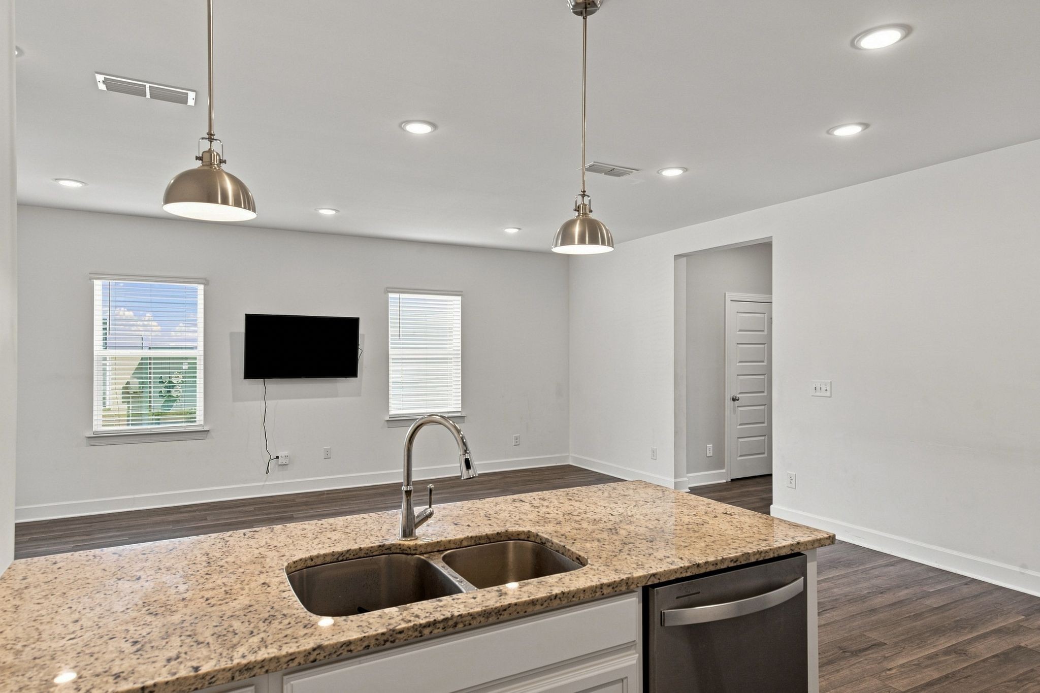 2532 Elmcroft Ave Property Photo 10