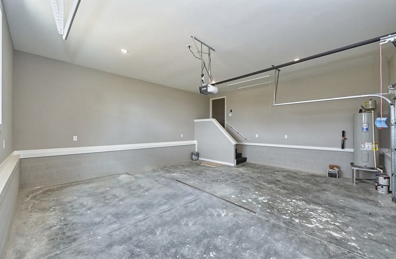 569 White Rd Property Photo 14
