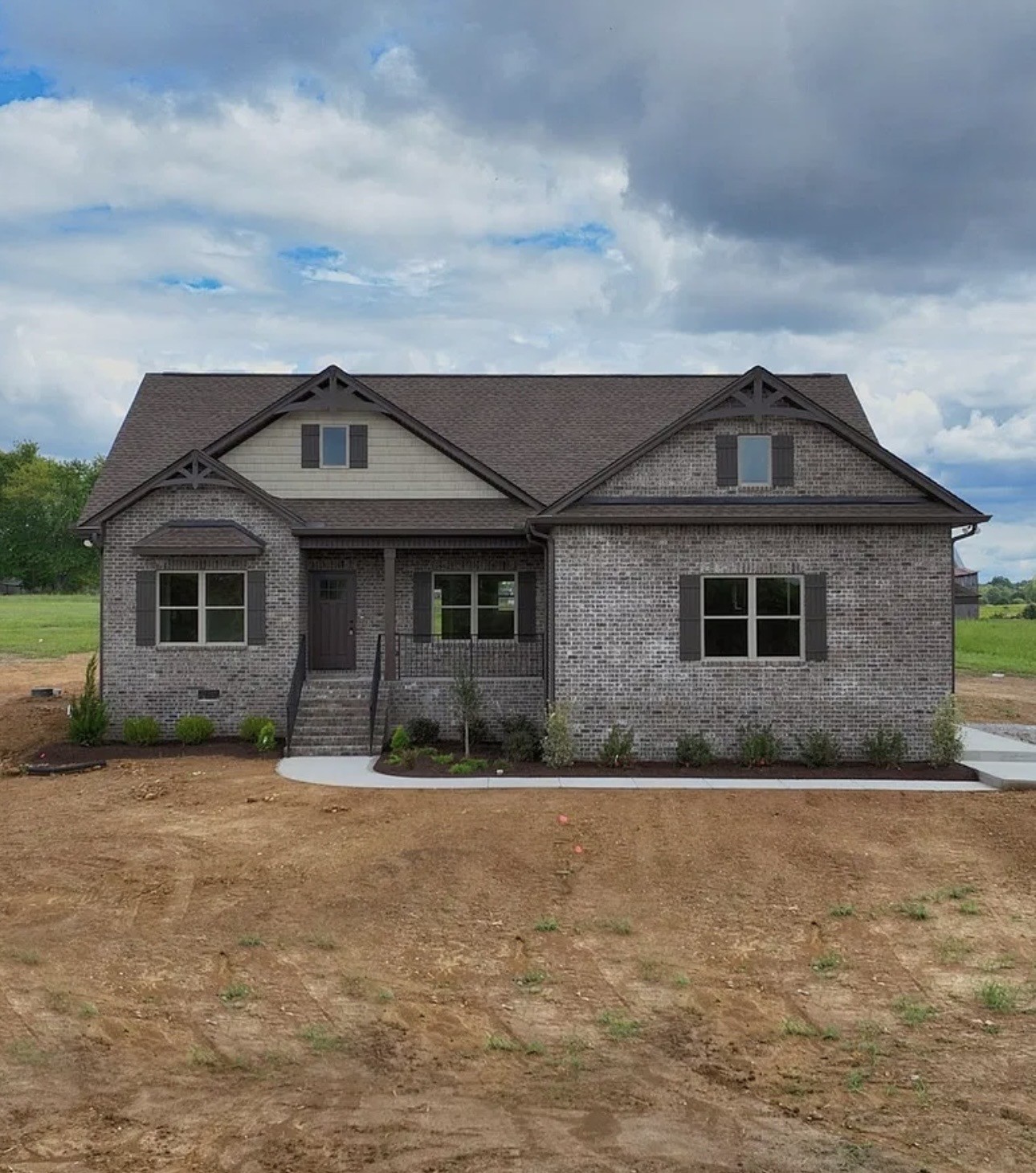 569 White Rd Property Photo 1