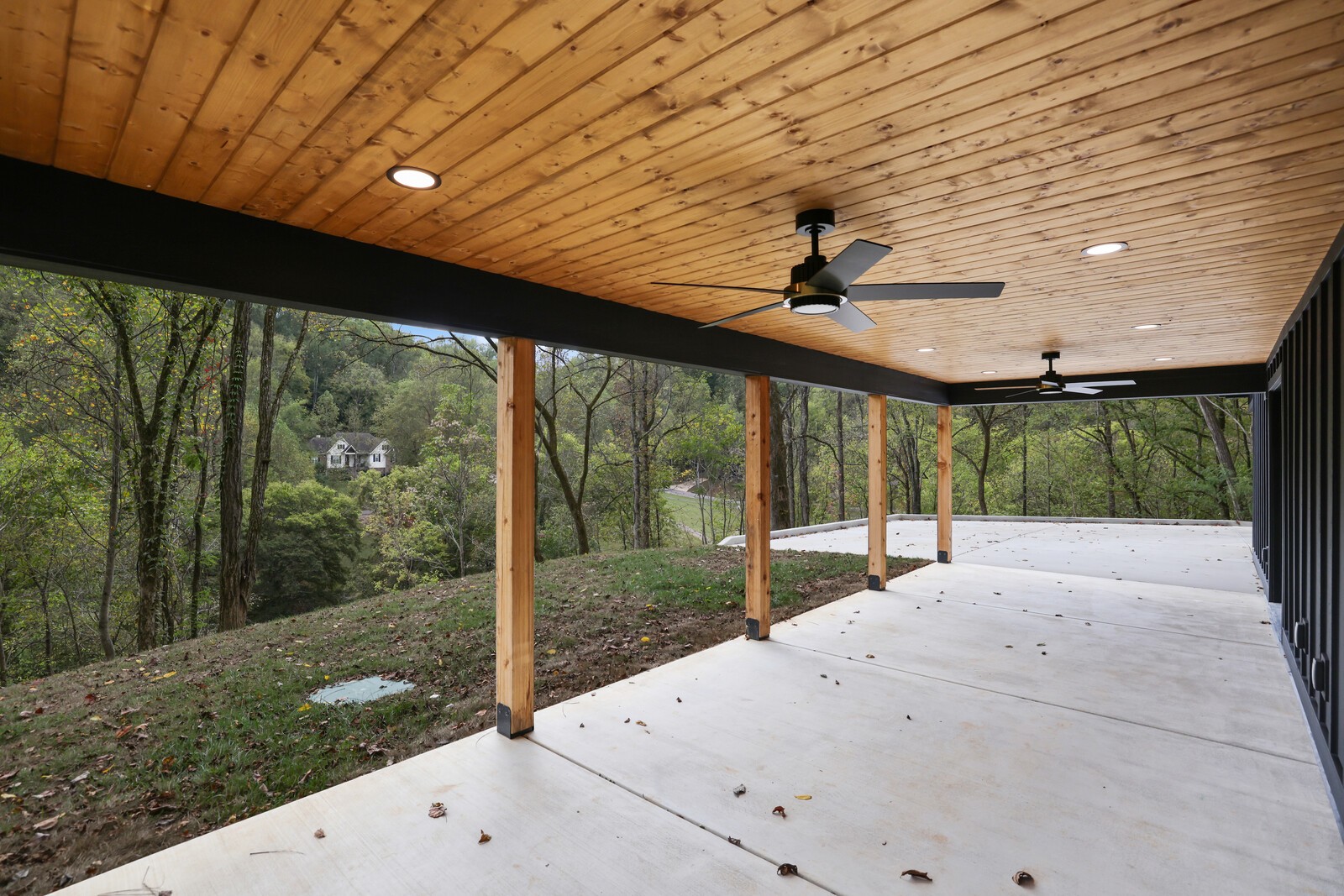 750 Harbor Dr Property Photo 7