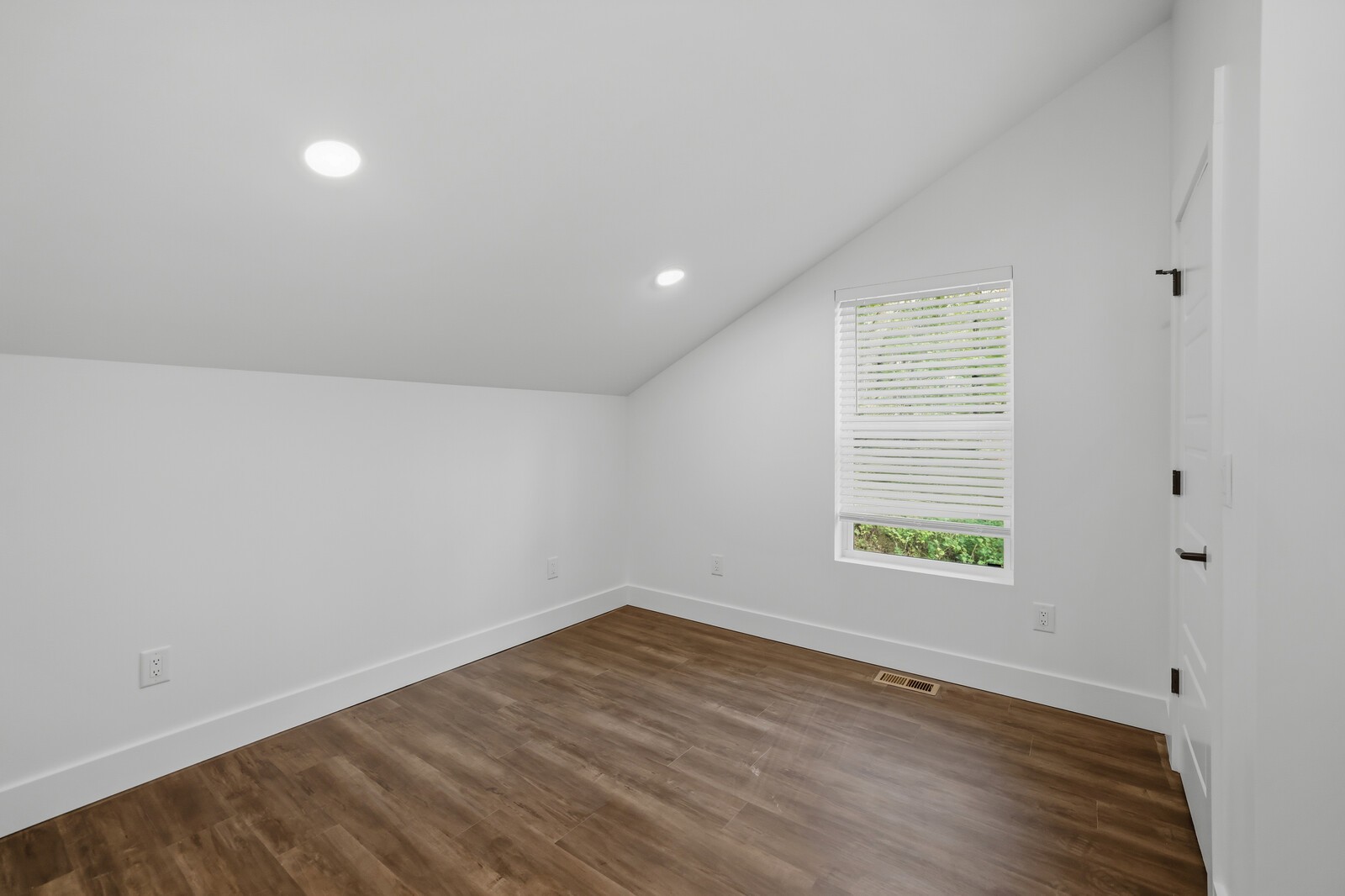 750 Harbor Dr Property Photo 47