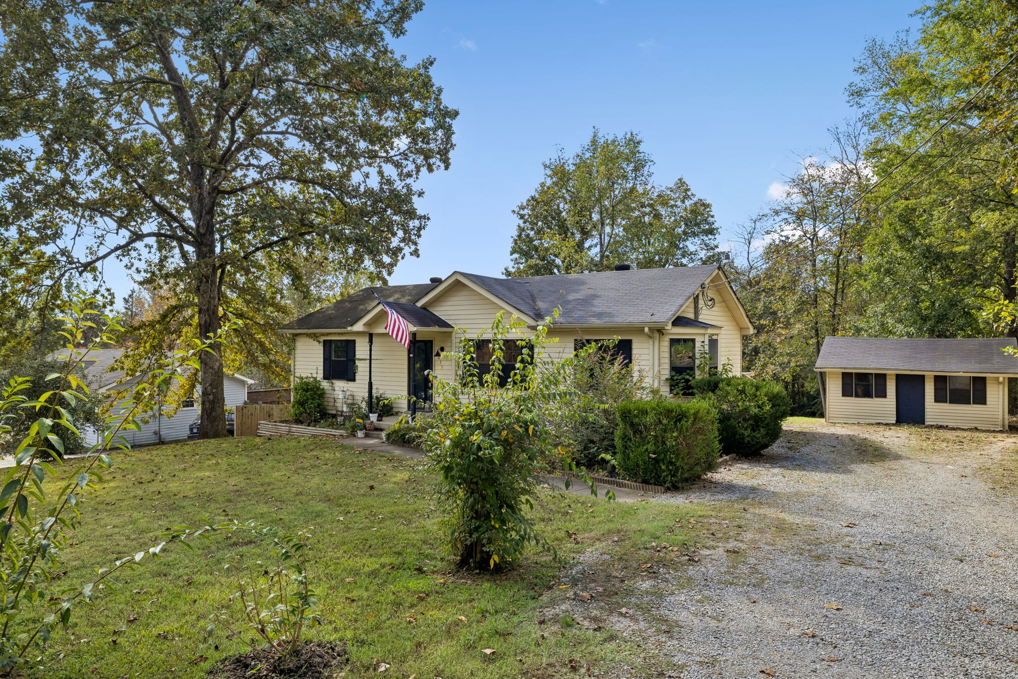 1035 William Glen Rd Property Photo 1