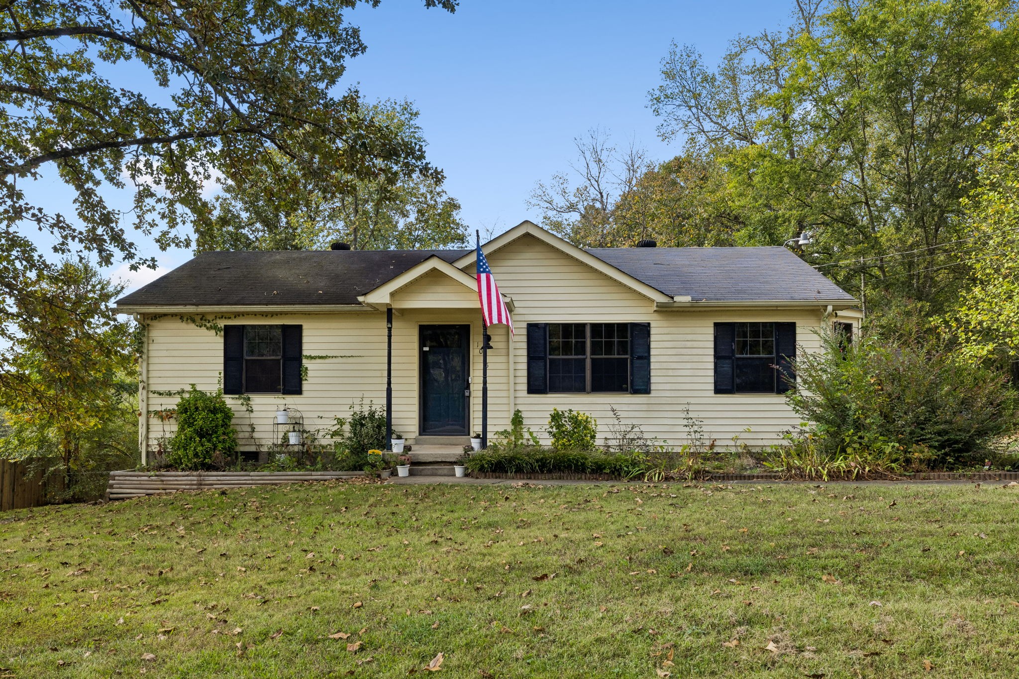 1035 William Glen Rd Property Photo 2