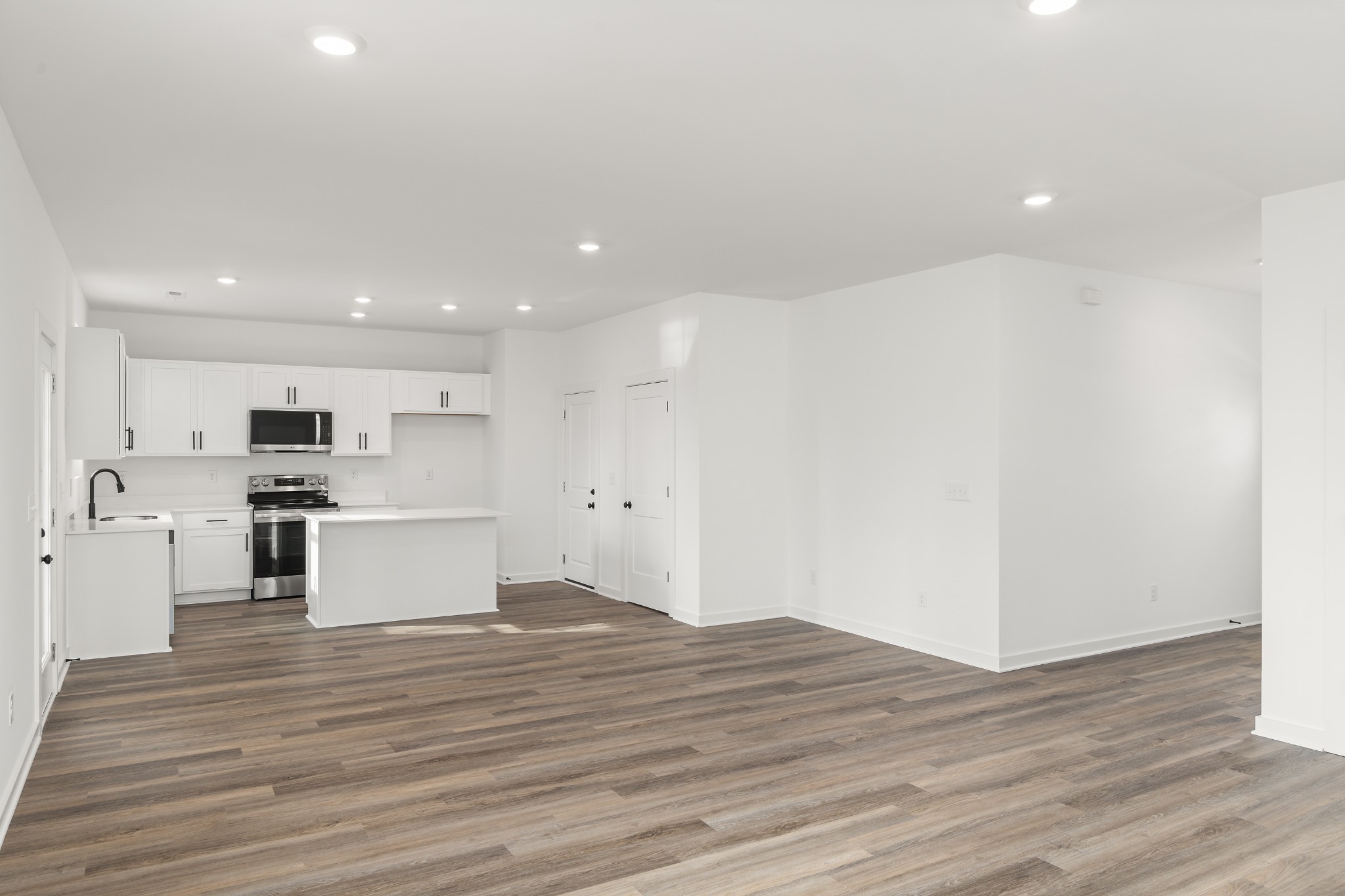 2292 Nicholas Ave Property Photo 5