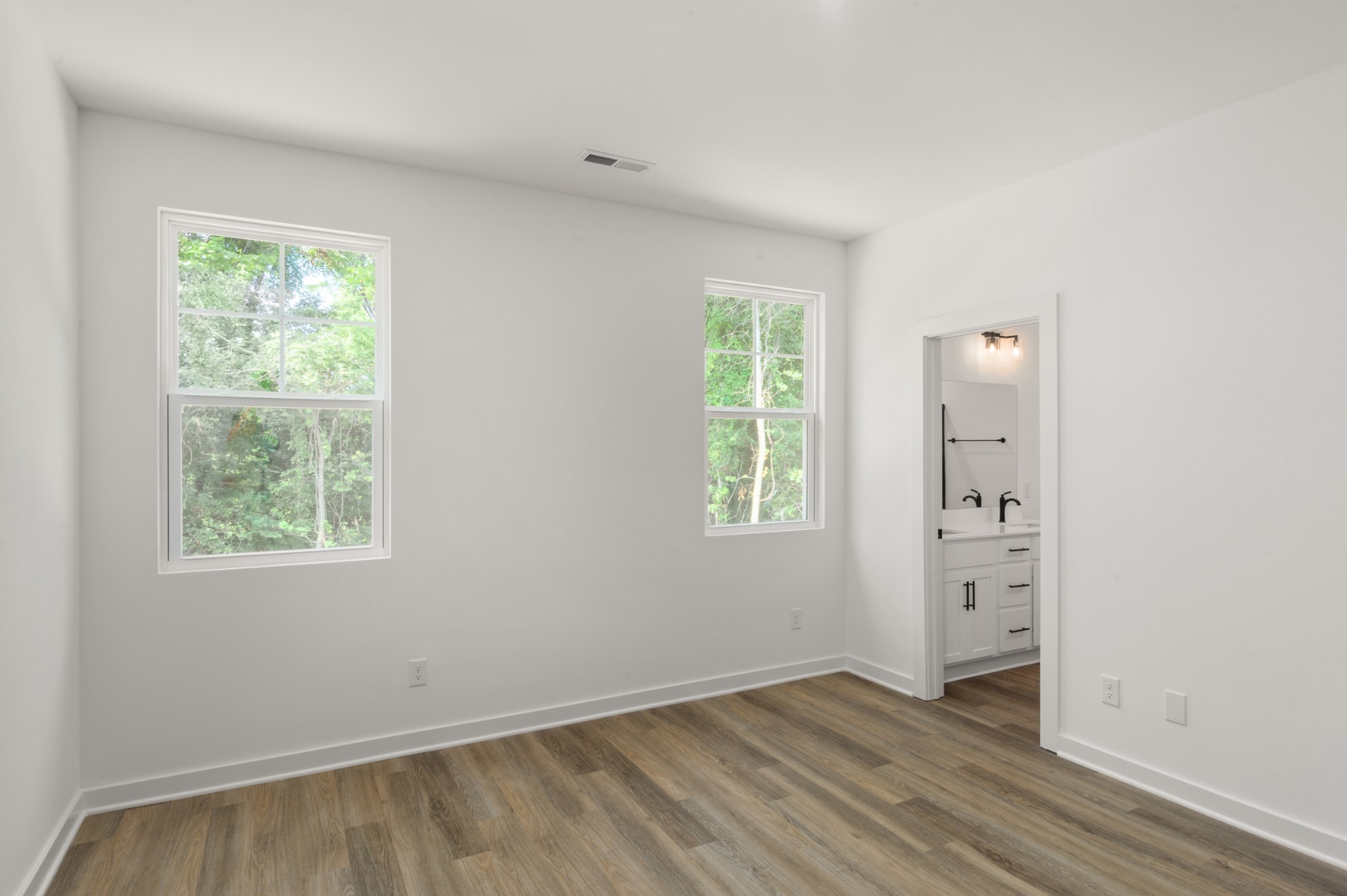 2292 Nicholas Ave Property Photo 13