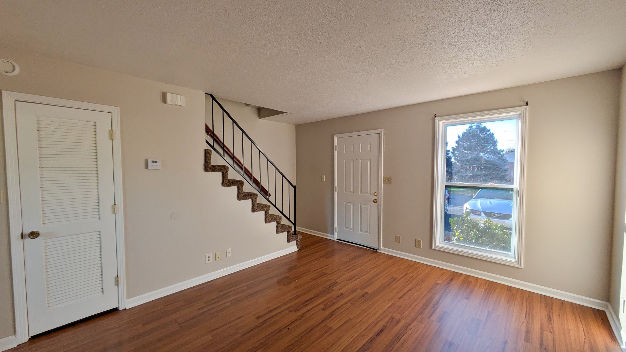 1531 E Knollwood Cir Property Photo 8