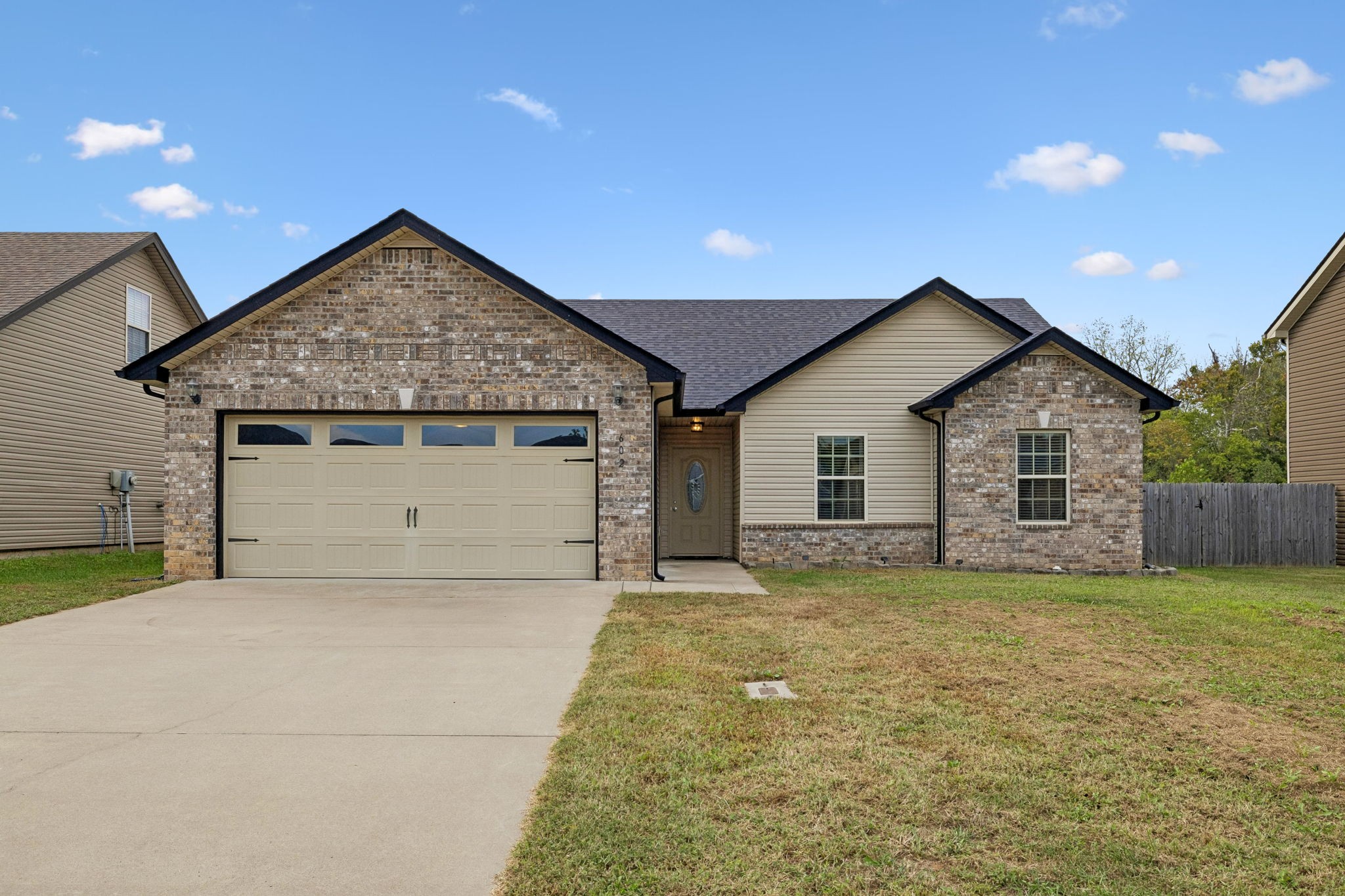 602 Hollow Crst Property Photo 1