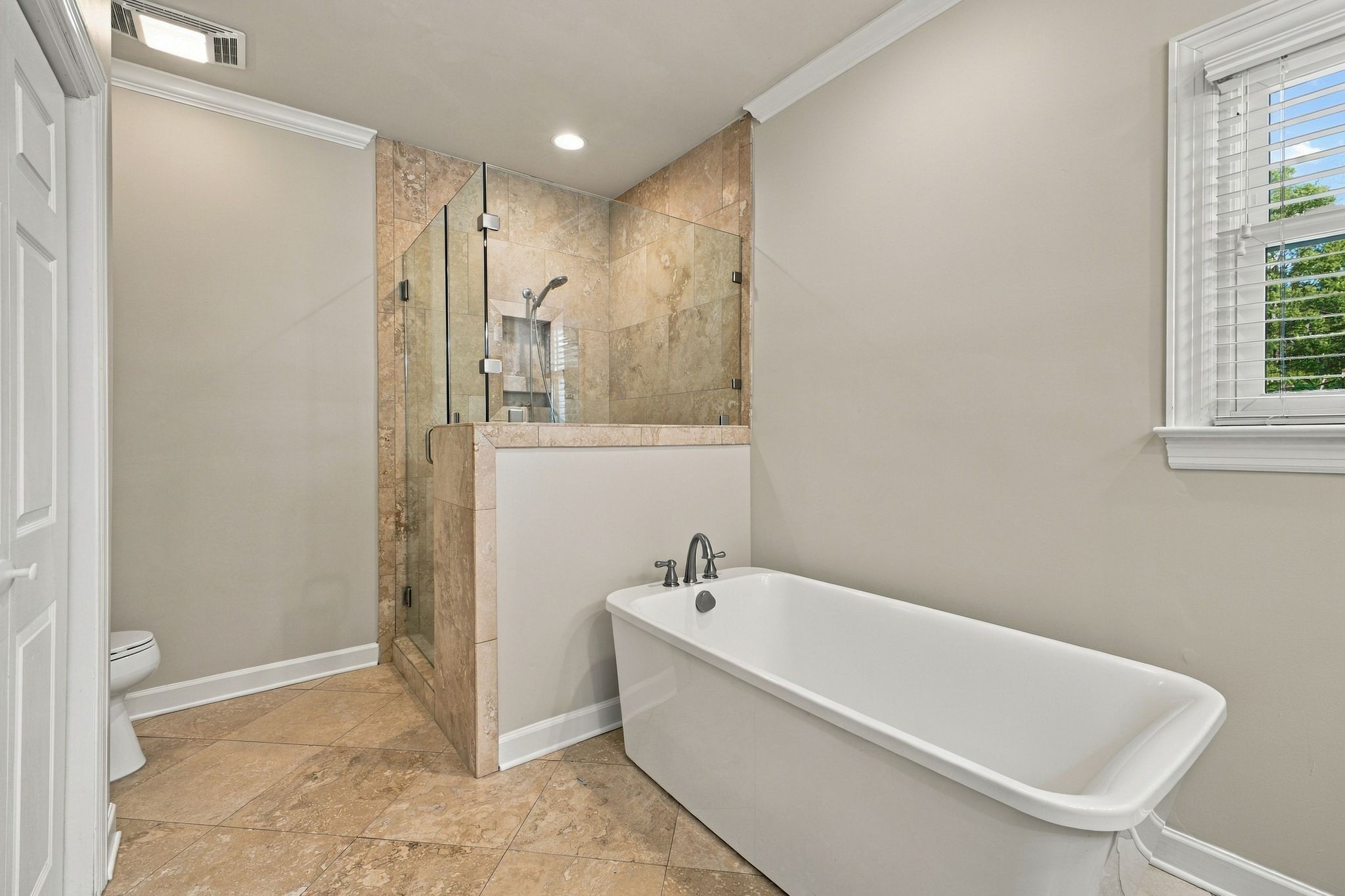 1412 Arrowhead Dr Property Photo 23