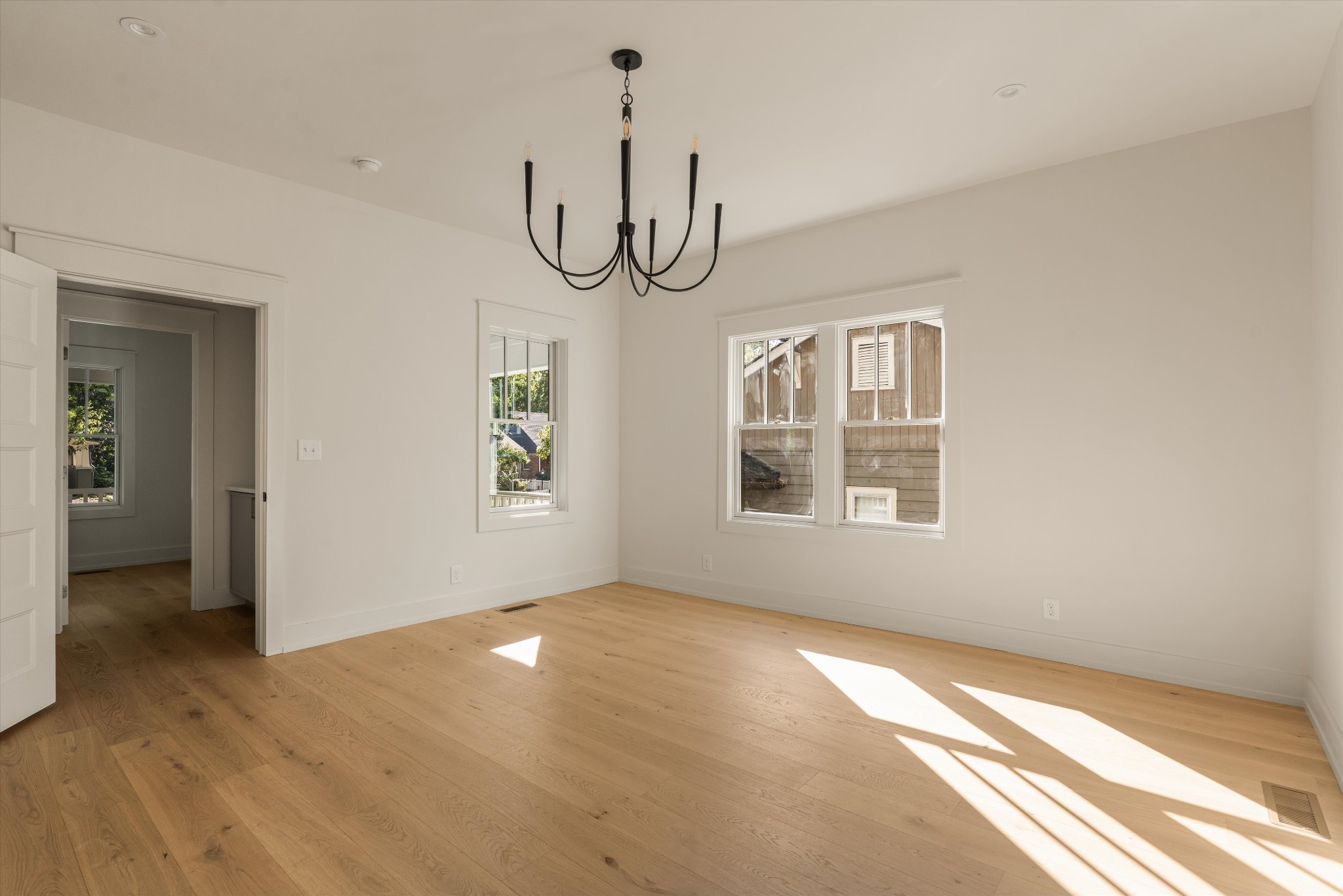1121 Calvin Ave Property Photo 32