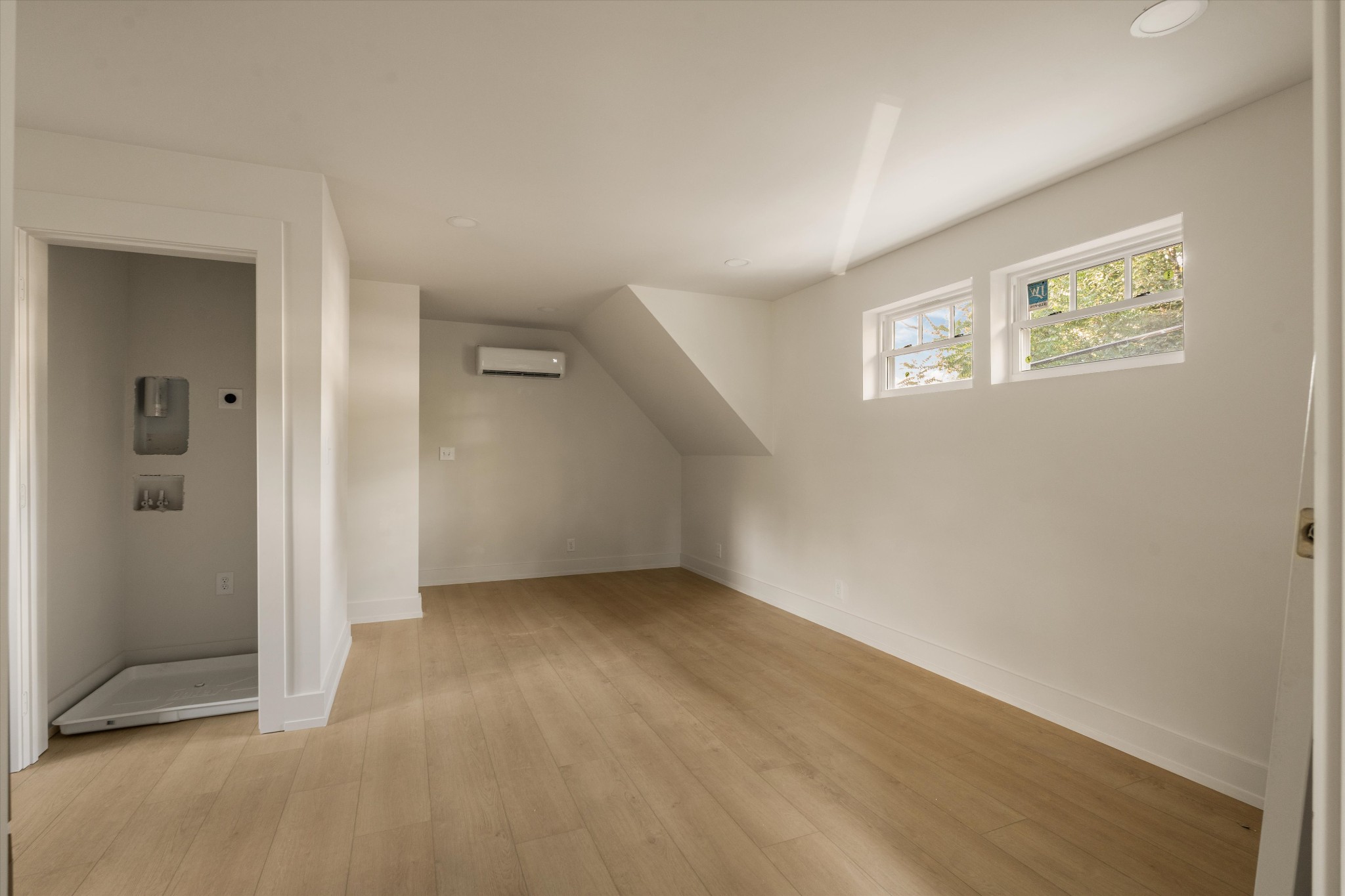 1121 Calvin Ave Property Photo 60