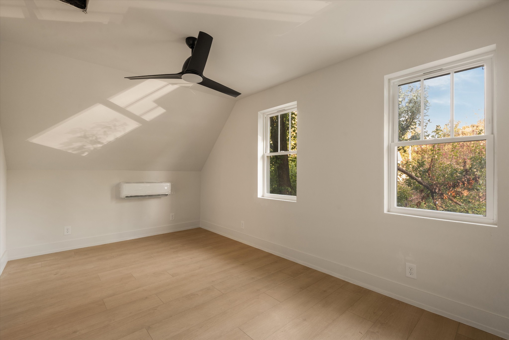 1121 Calvin Ave Property Photo 64