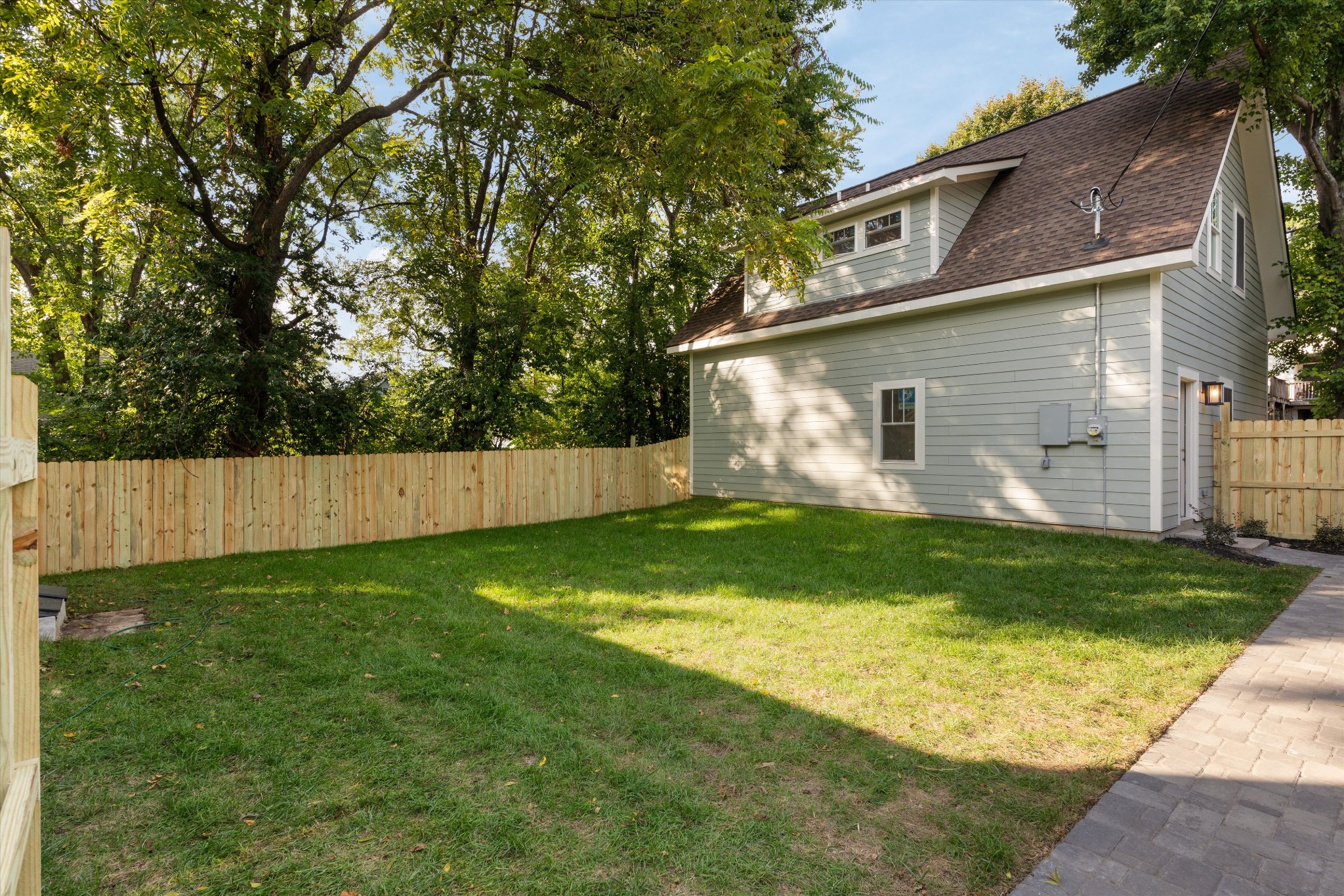 1121 Calvin Ave Property Photo 66
