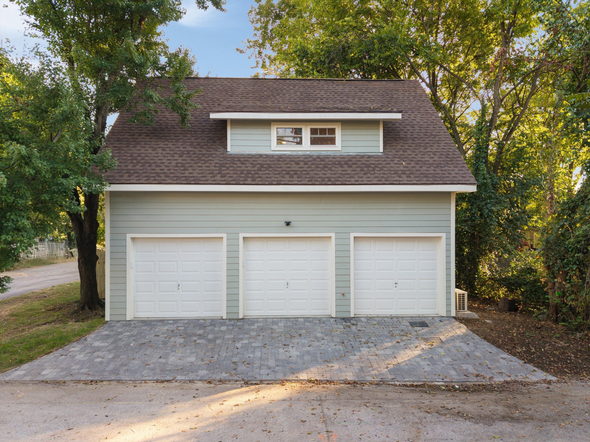 1121 Calvin Ave Property Photo 67