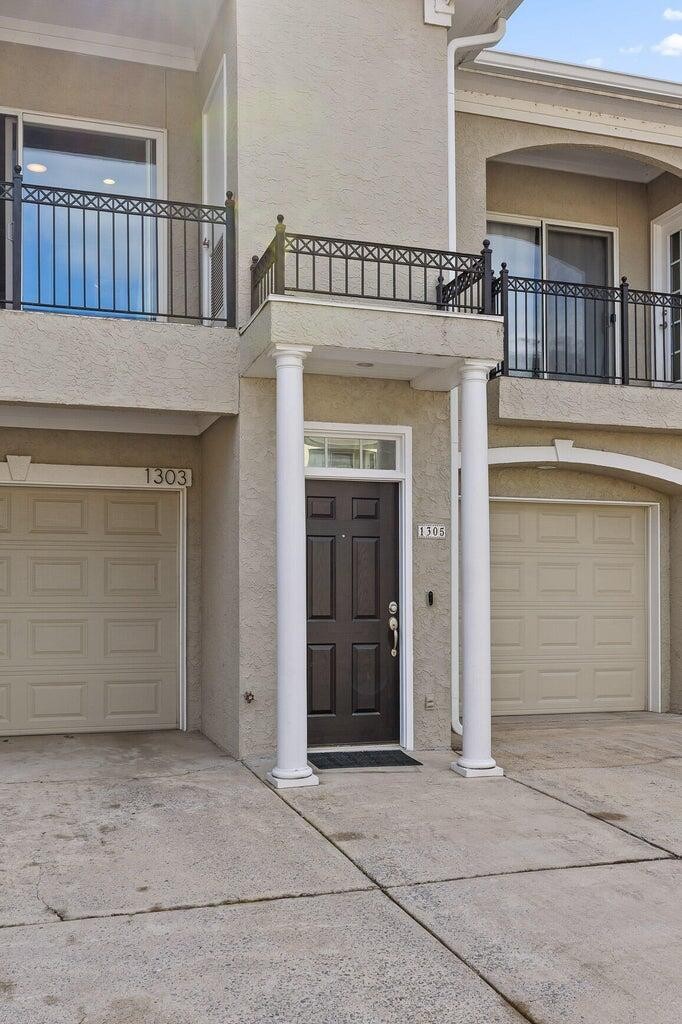 1305 Renaissance Court Property Photo 3