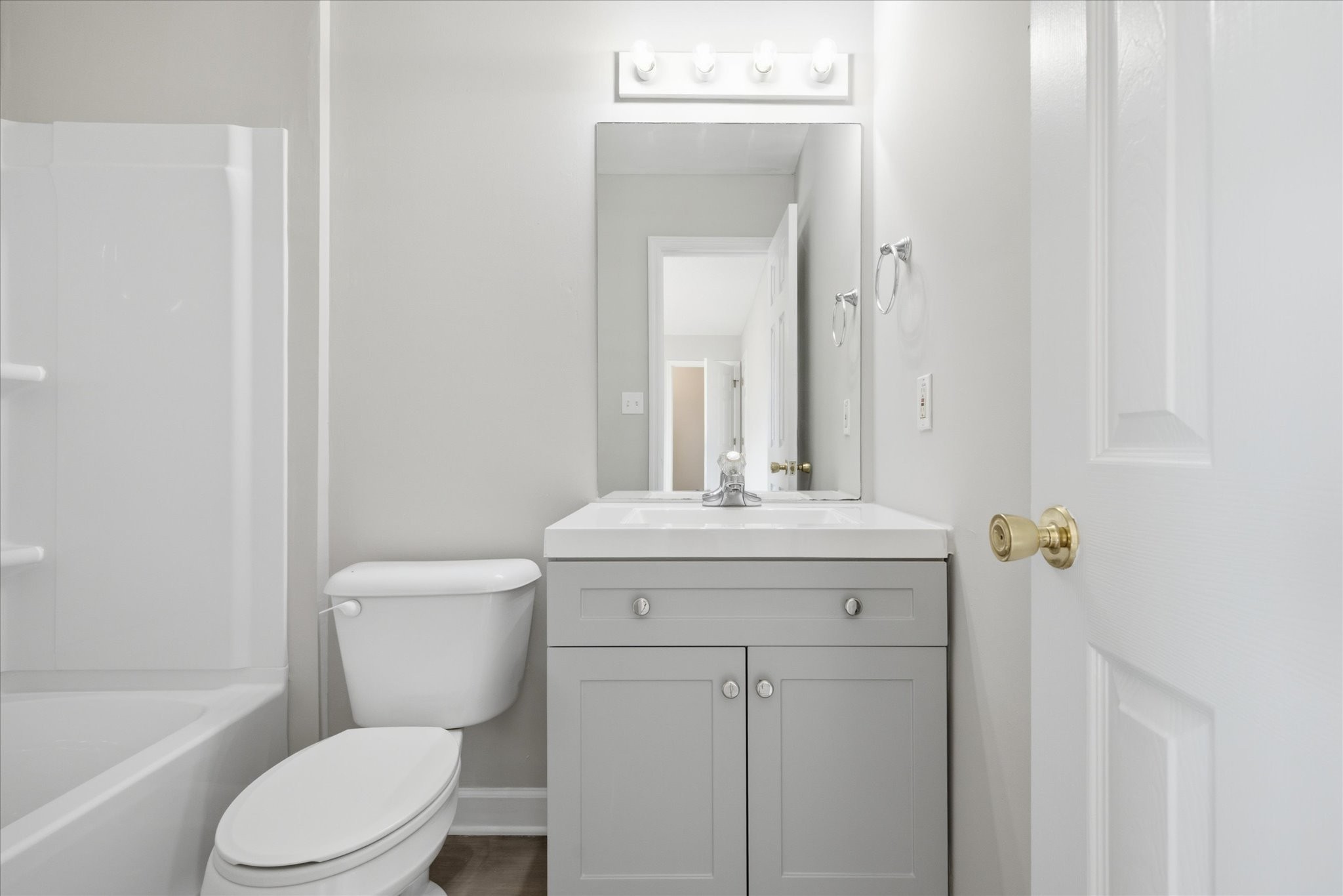 1041 Waterford Cir Property Photo 7