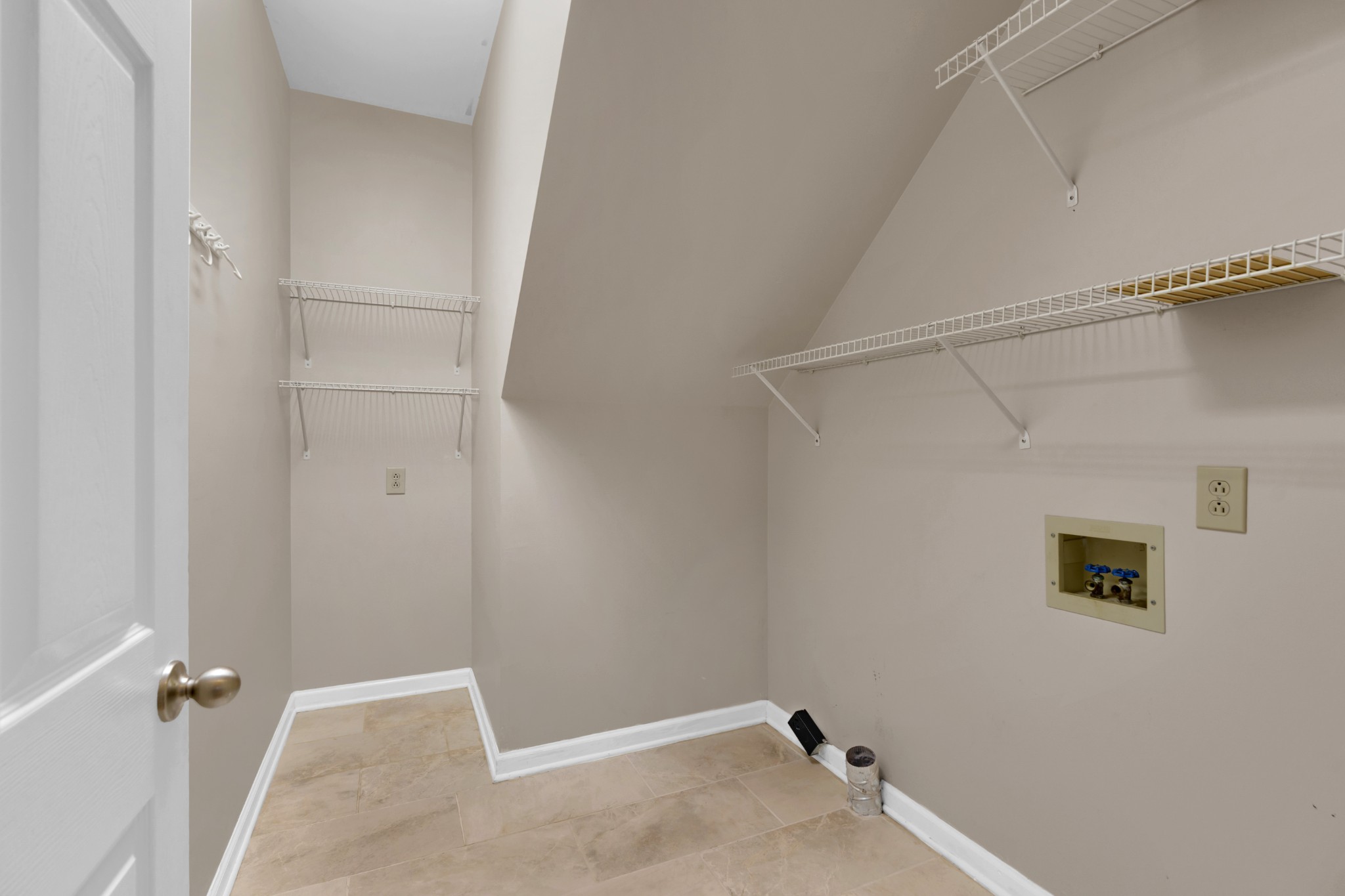 143 Middleboro Cir Property Photo 14