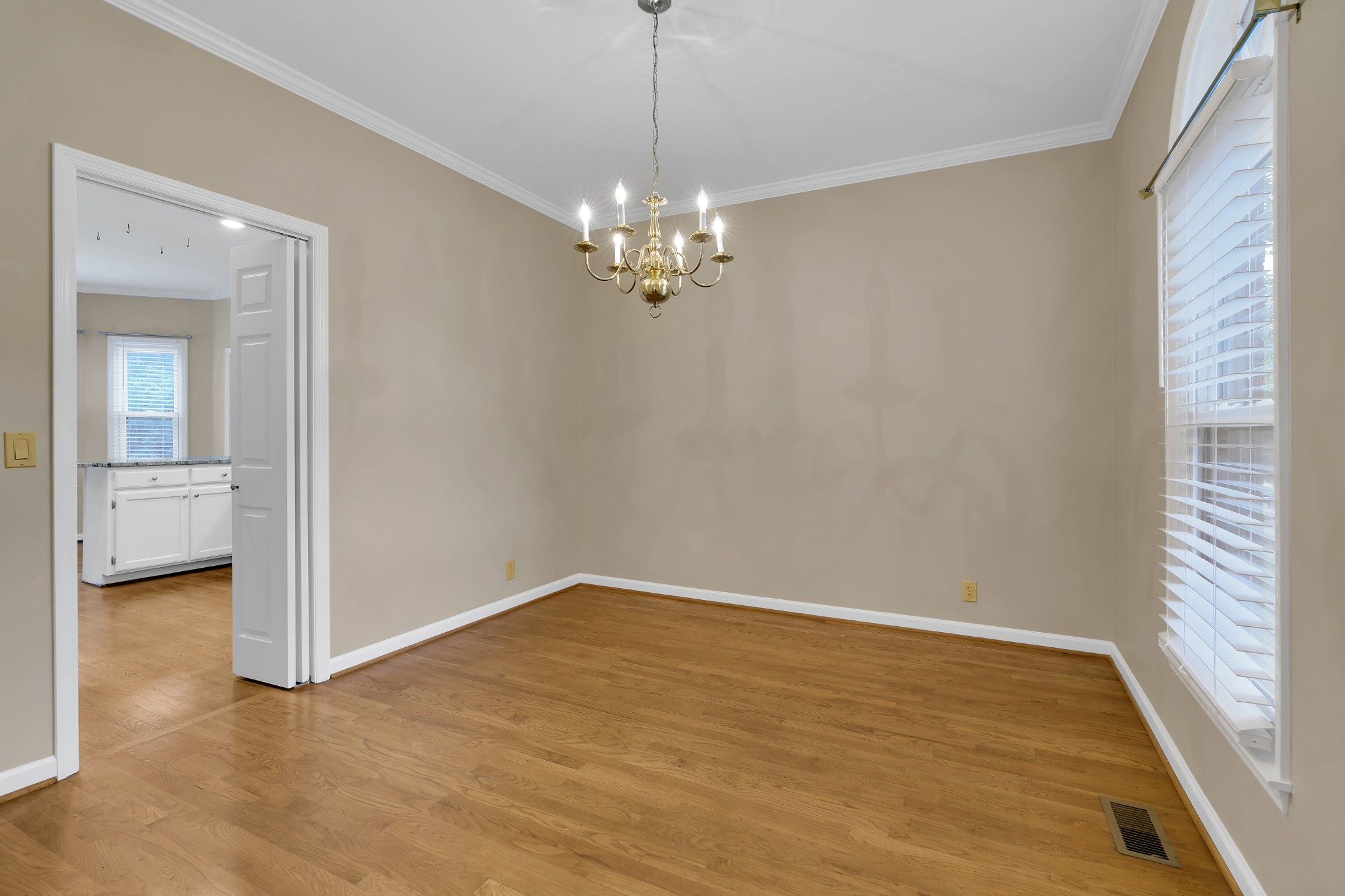 143 Middleboro Cir Property Photo 19
