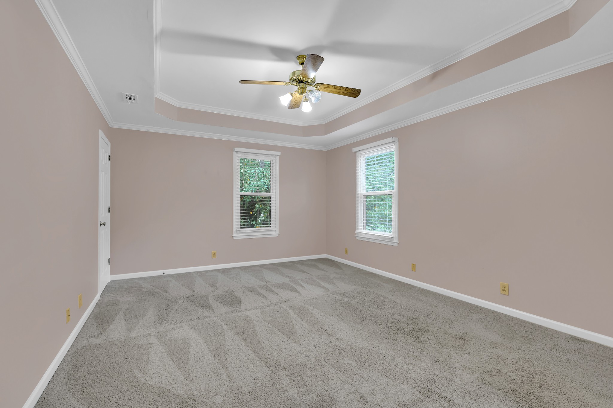 143 Middleboro Cir Property Photo 21