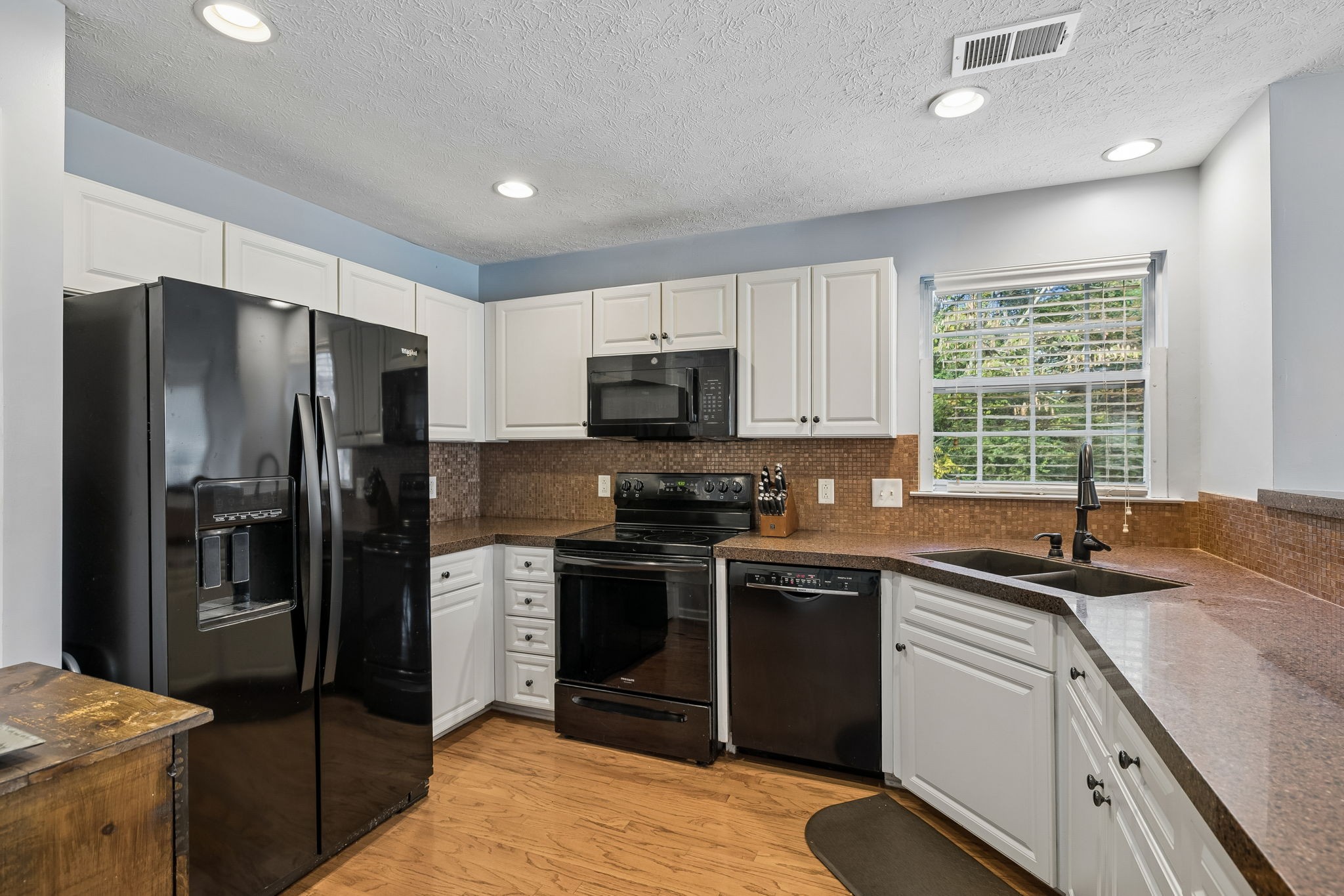 3028 Harbor Lights Dr Property Photo 17