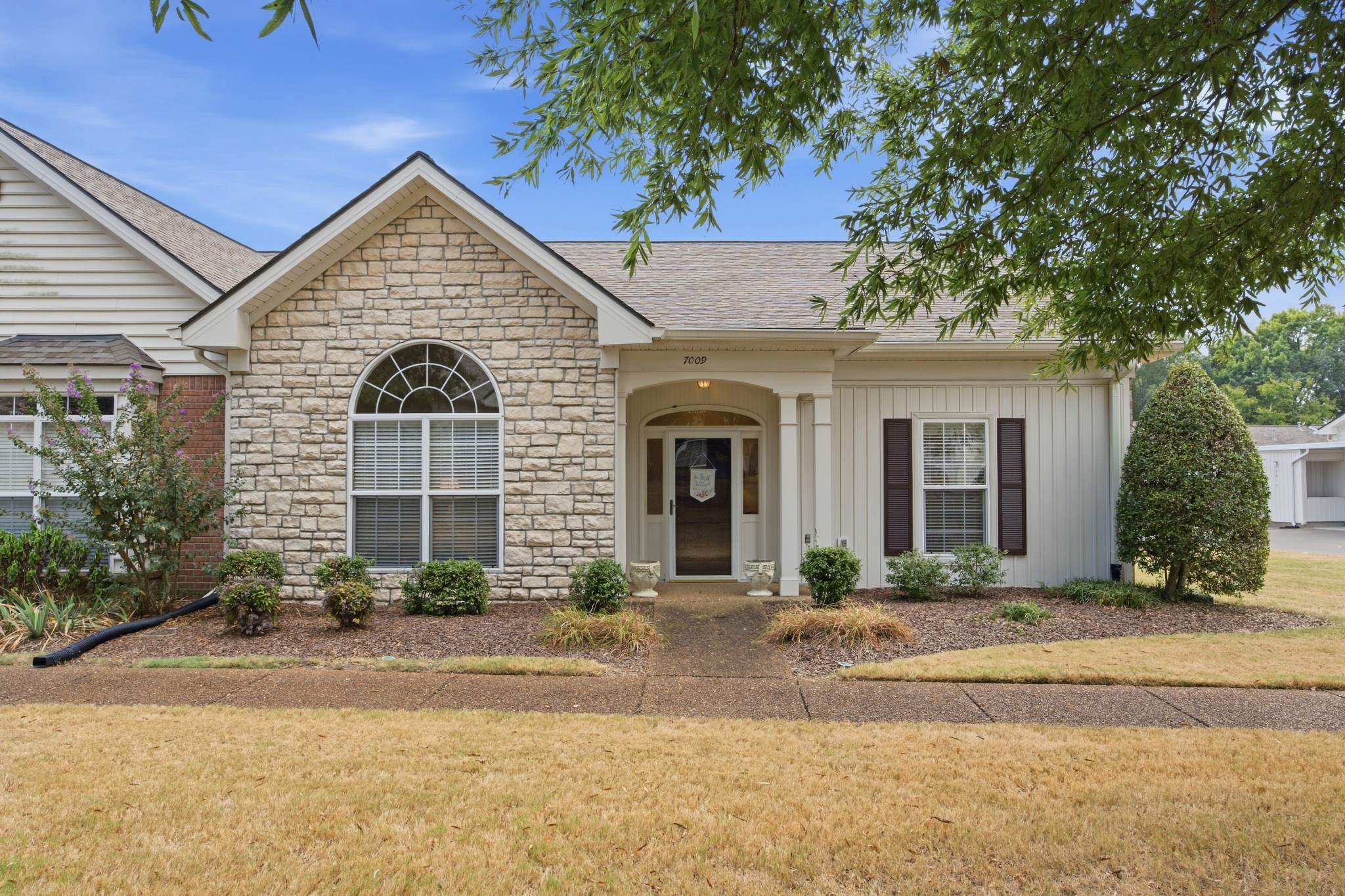 7009 Sunrise Cir Property Photo 1