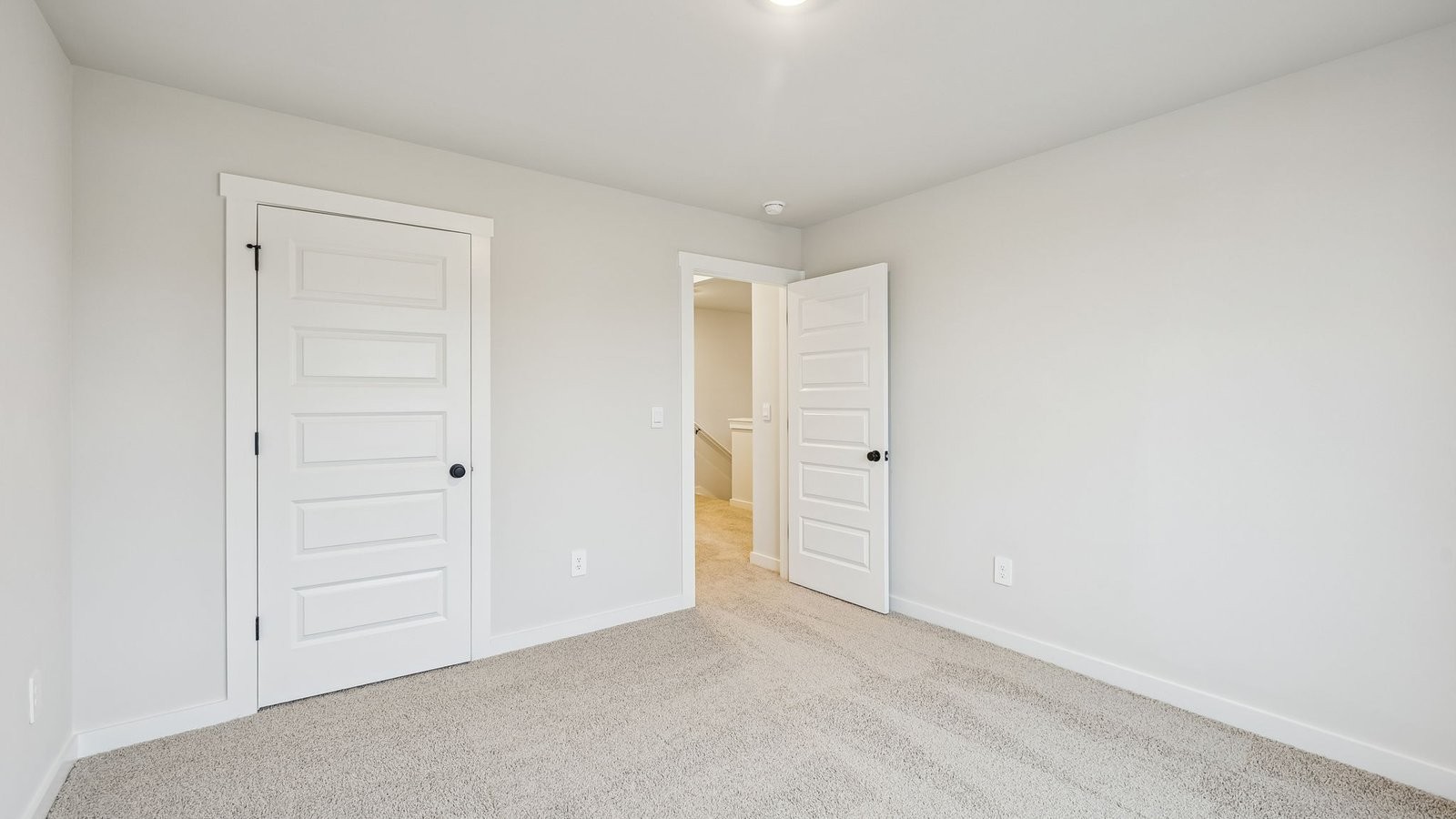 5041 Wild Oat Circle Property Photo 6