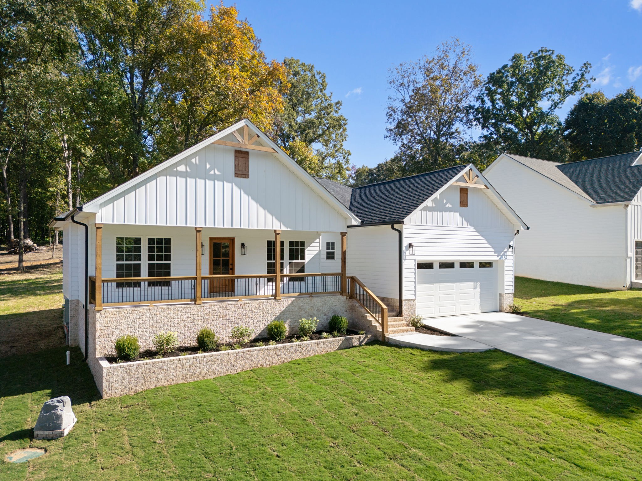 3625 Calfee Ln, Se Property Photo 3