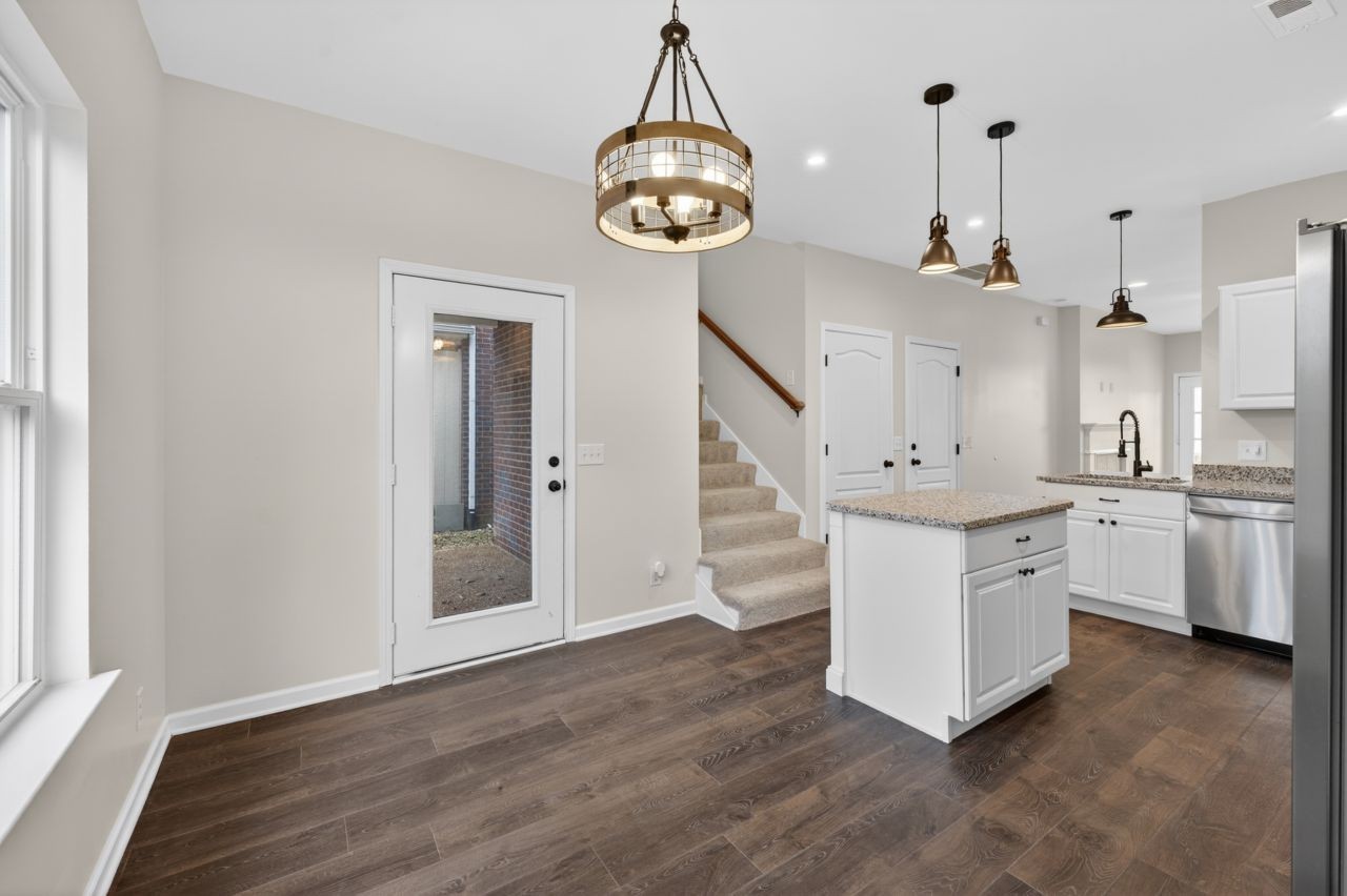 804 Indian Ridge Cir Property Photo 6