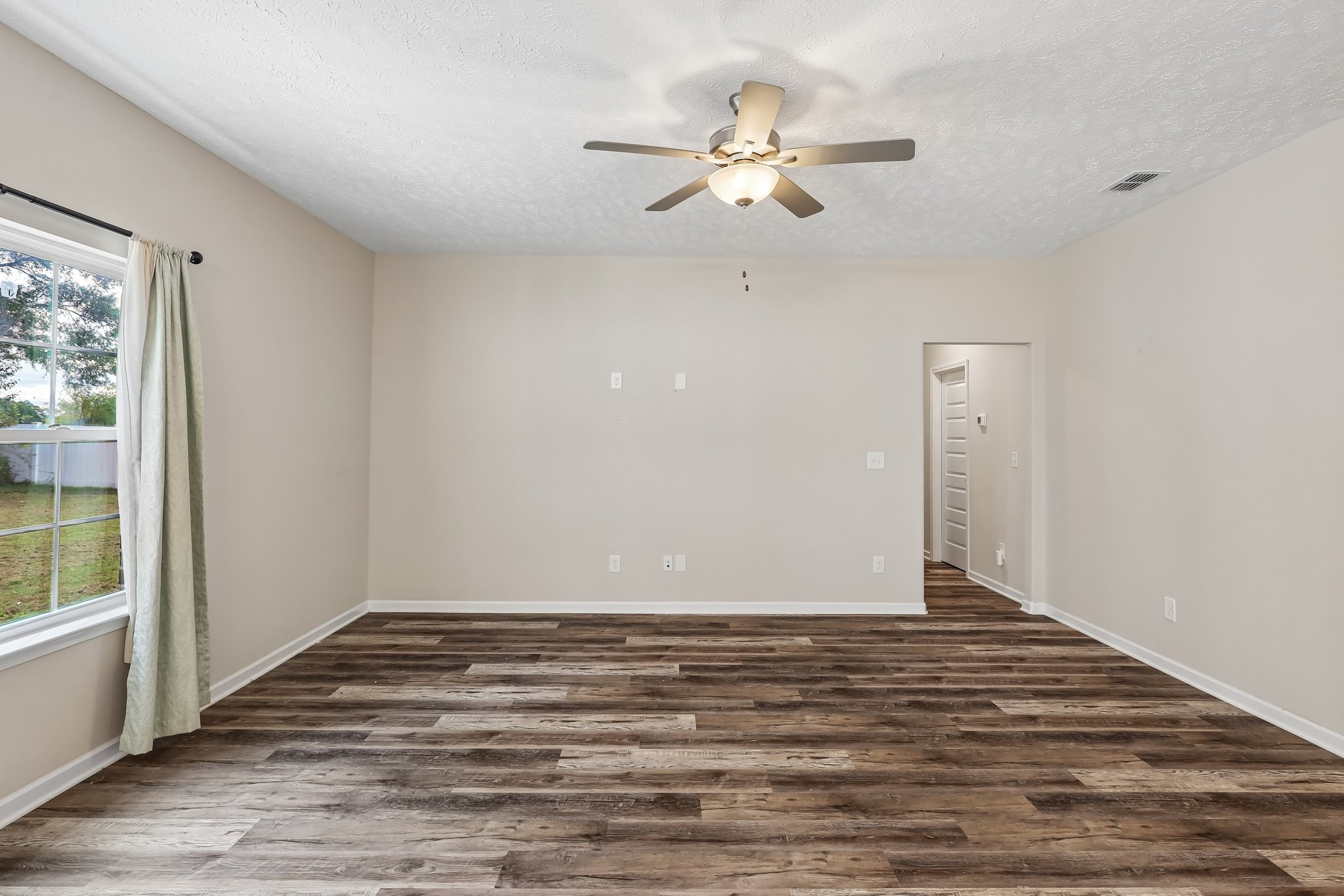 56 Reynard St Property Photo 15