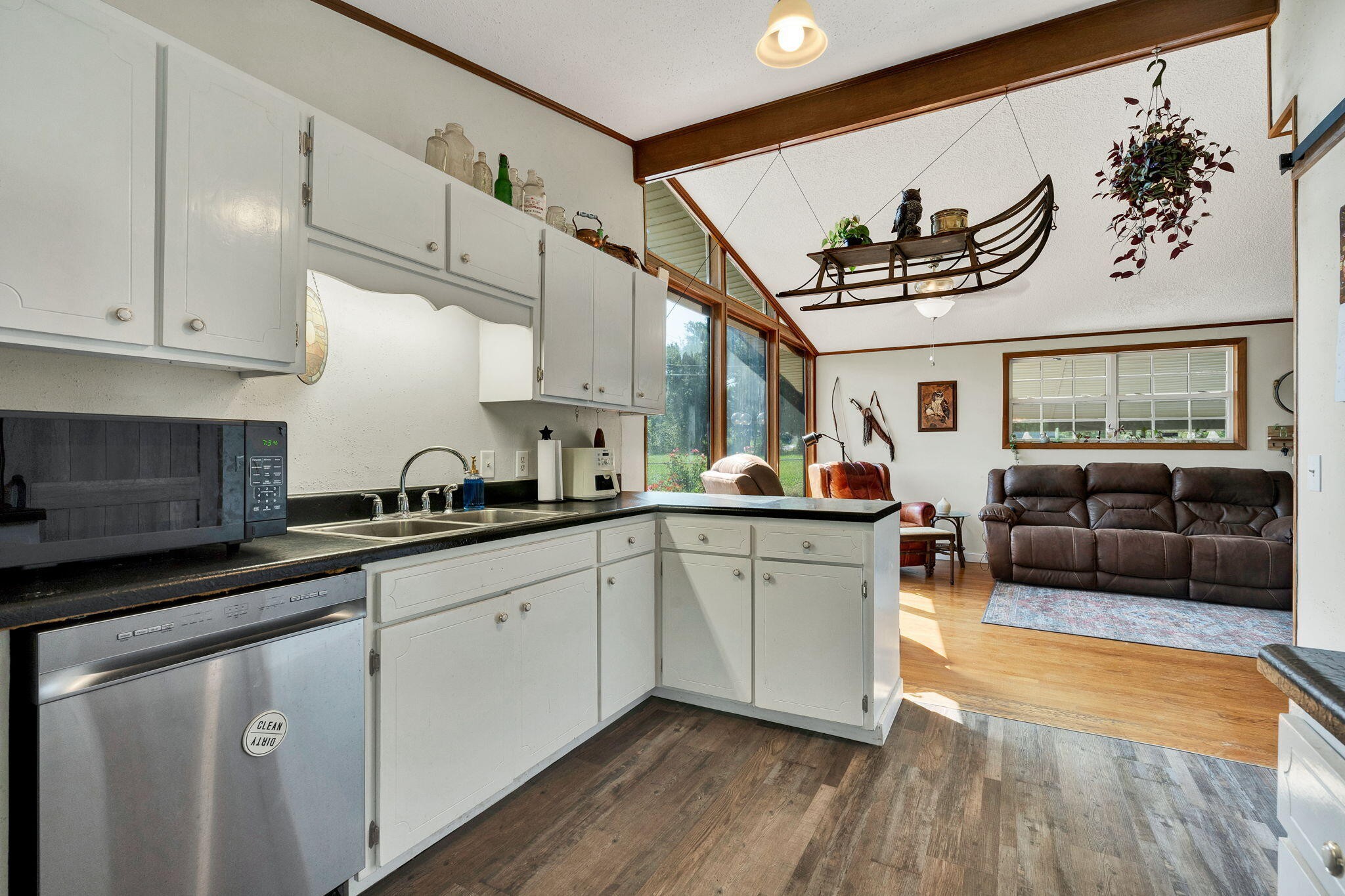 920 Durkee Road, Se Property Photo 6