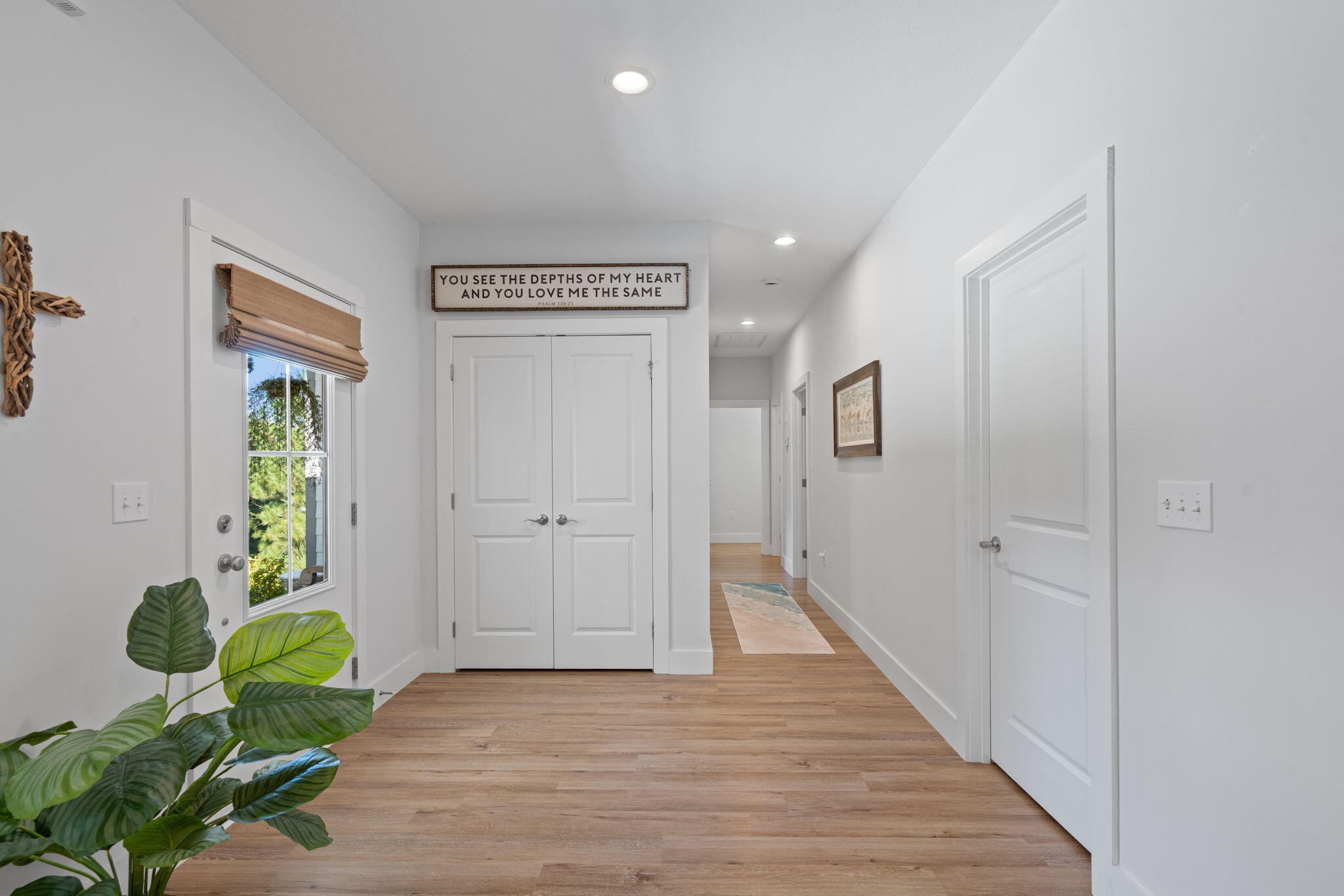 195 Stonewood Drive, Nw Property Photo 2