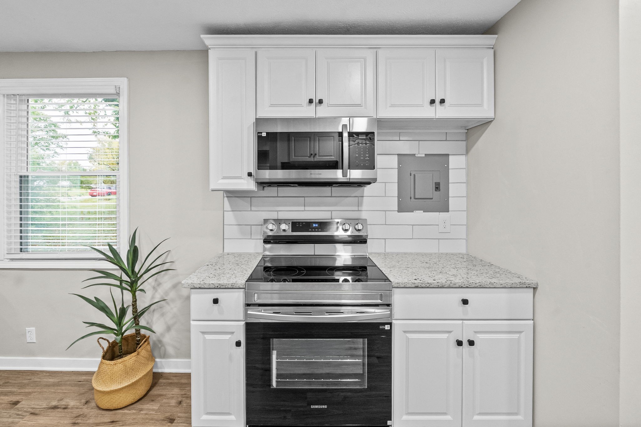 303 Park Ln Property Photo 11