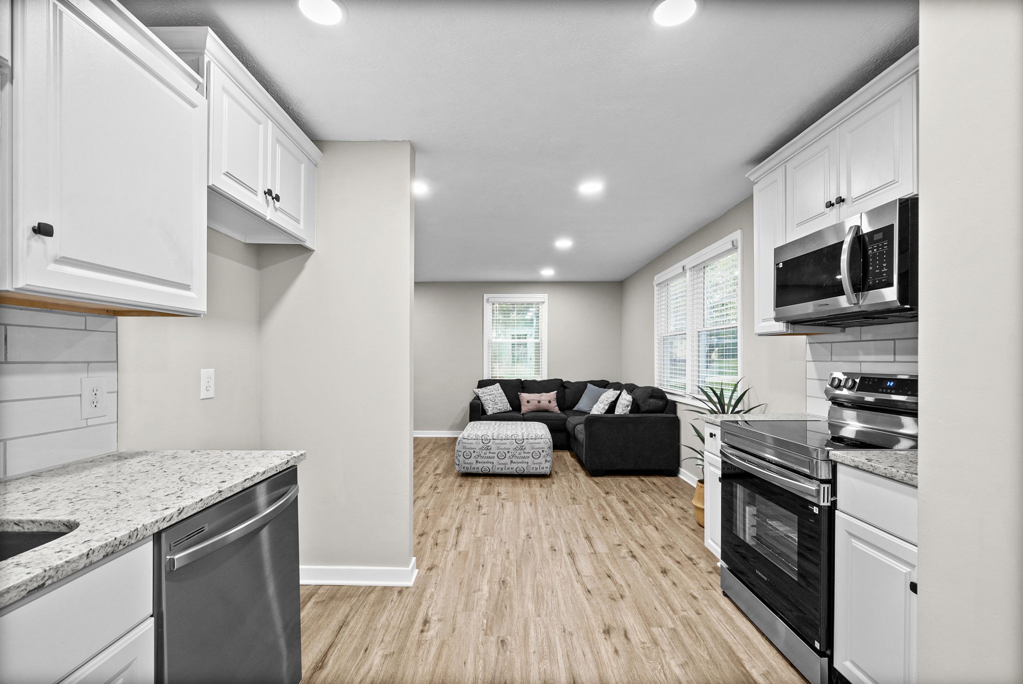303 Park Ln Property Photo 12