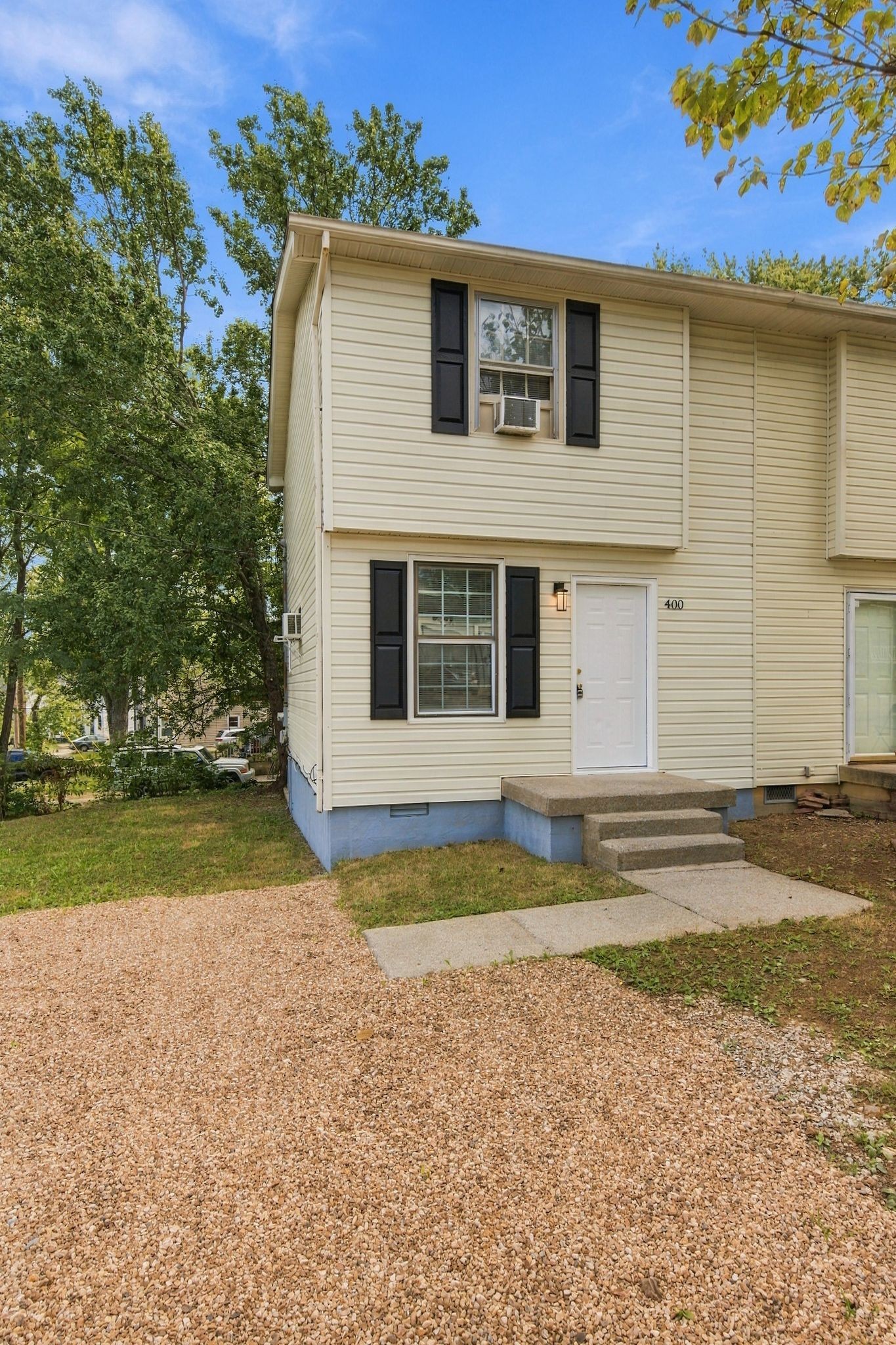 400 Gillespie Ct Property Photo 1