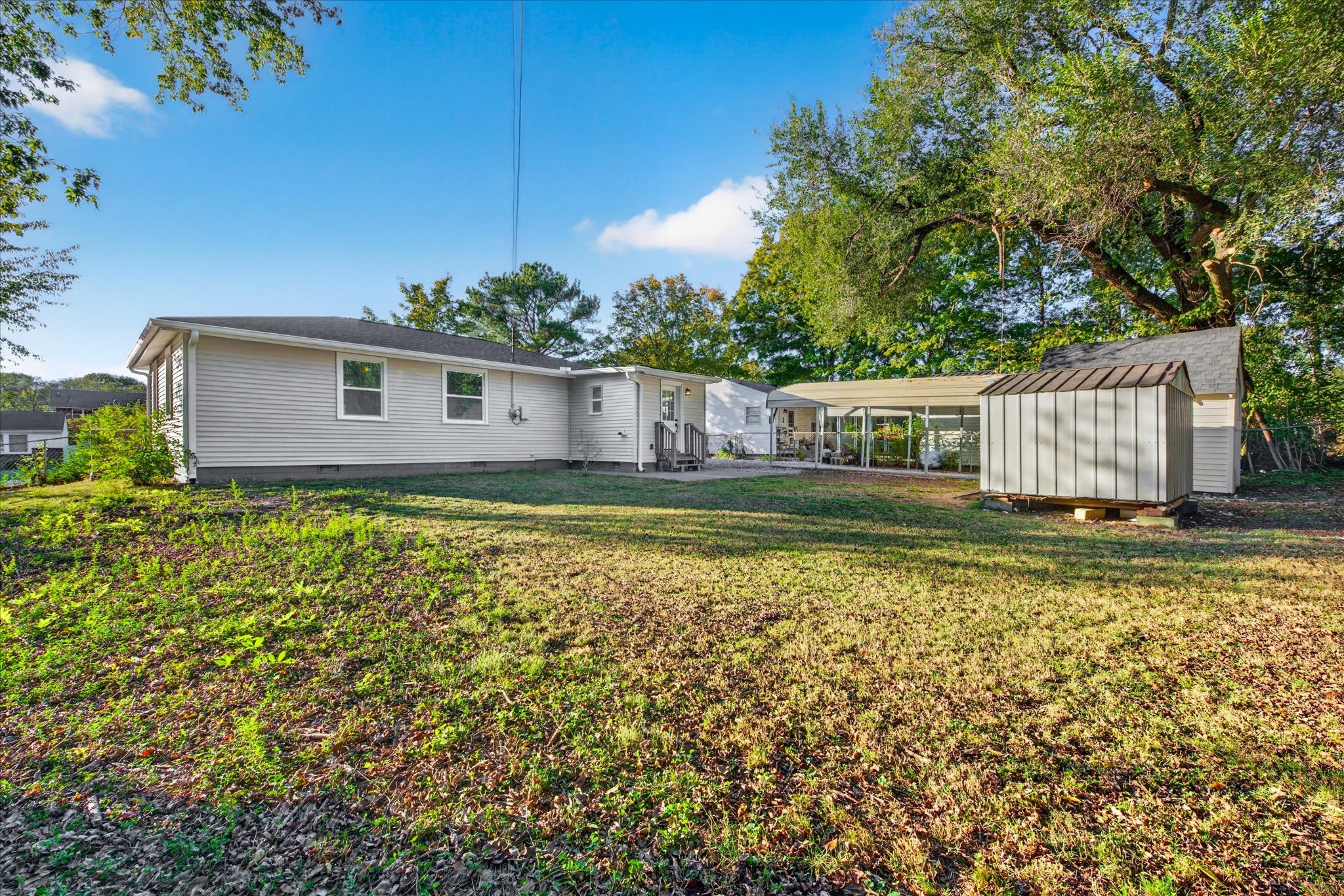819 Country Club Dr Property Photo 4