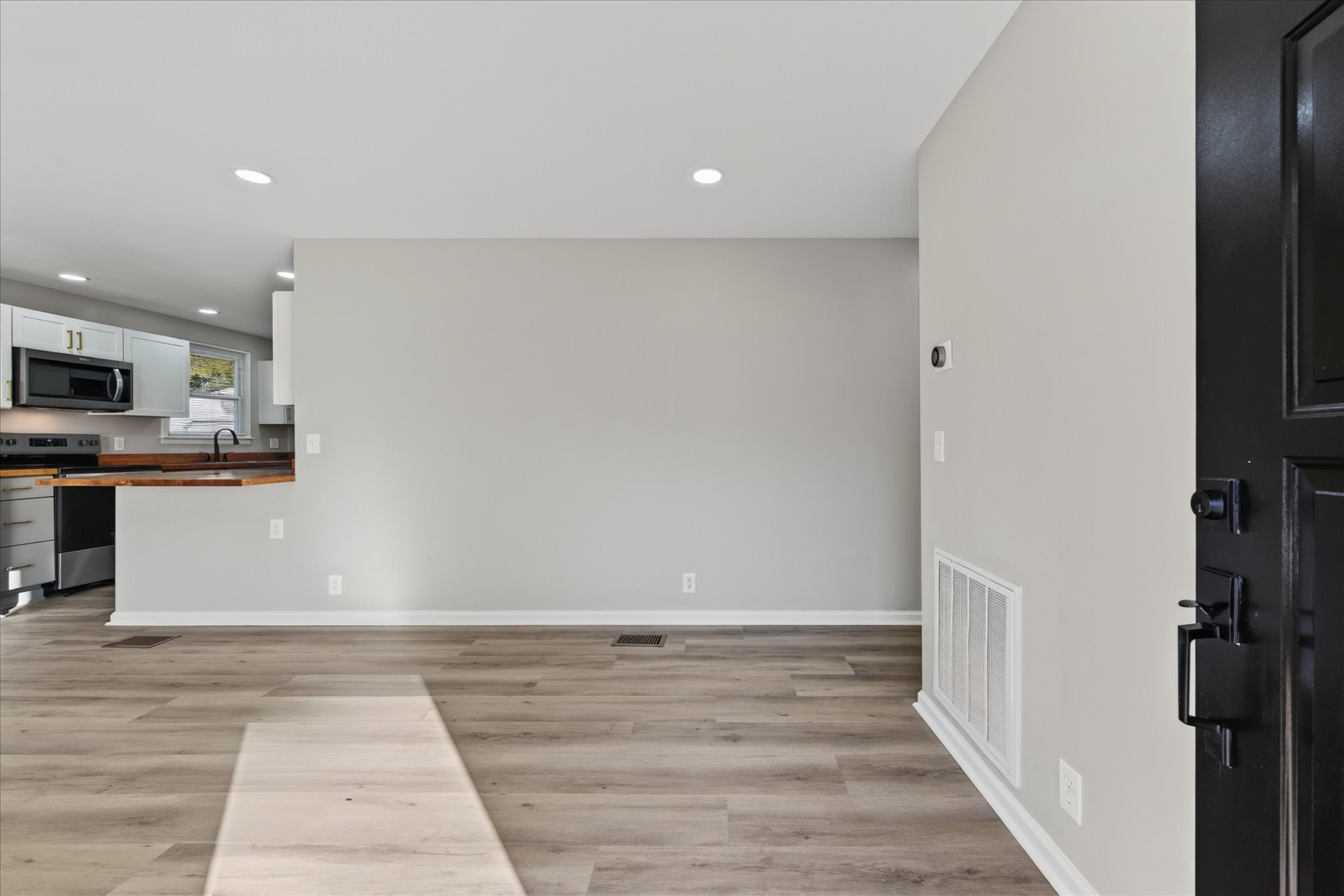 819 Country Club Dr Property Photo 5