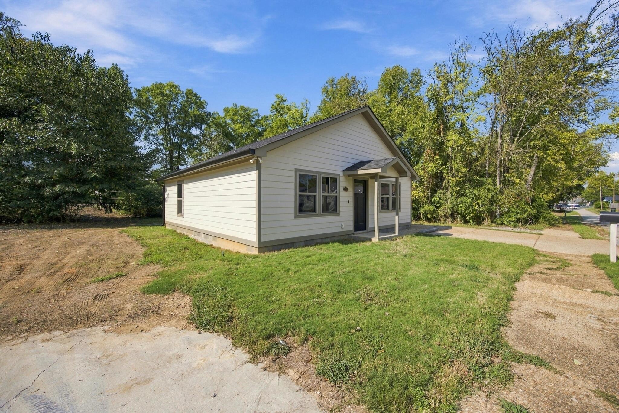 4021 Chandler Avenue Property Photo 3