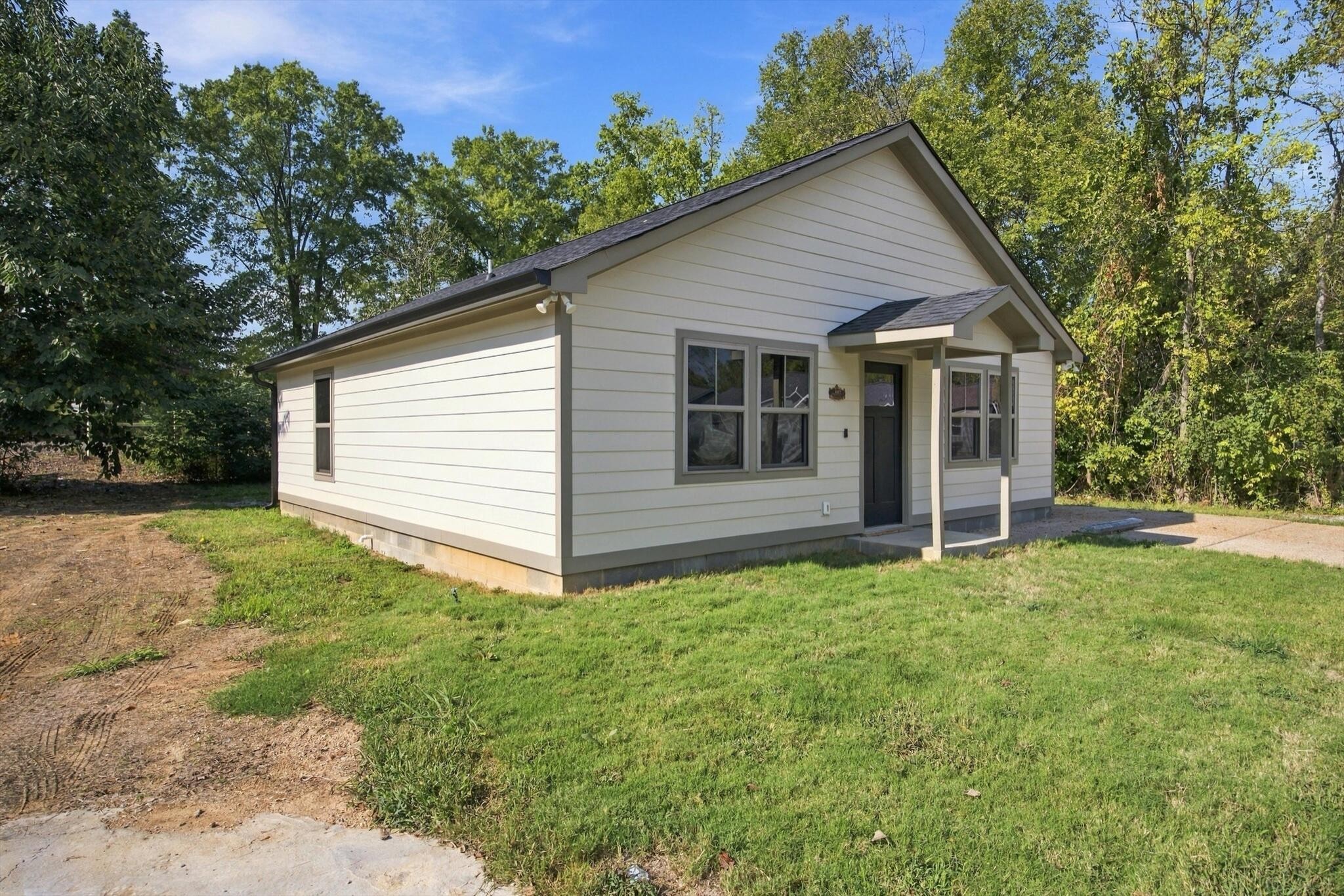 4021 Chandler Avenue Property Photo 4