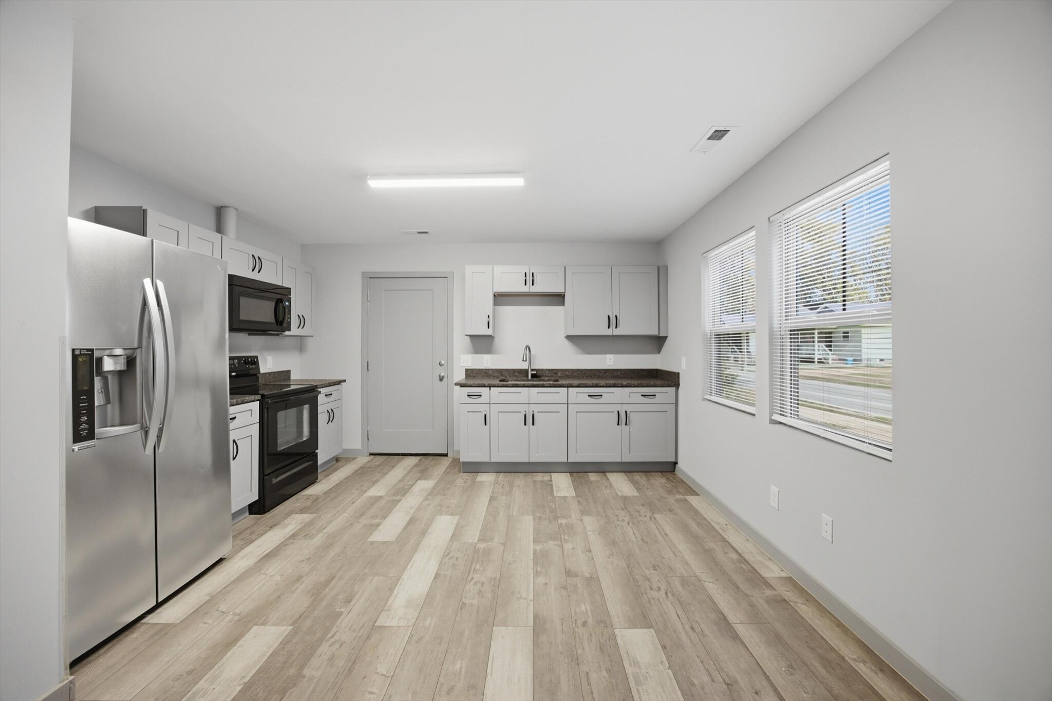 4021 Chandler Avenue Property Photo 10