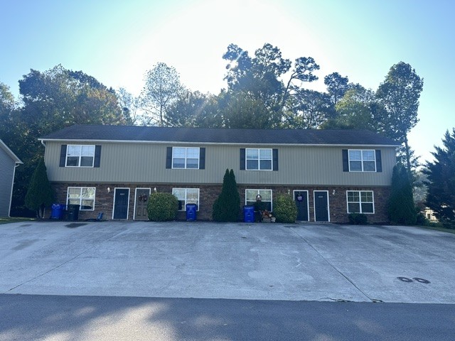 2249 Spring Meadow Ln, Se Property Photo 1