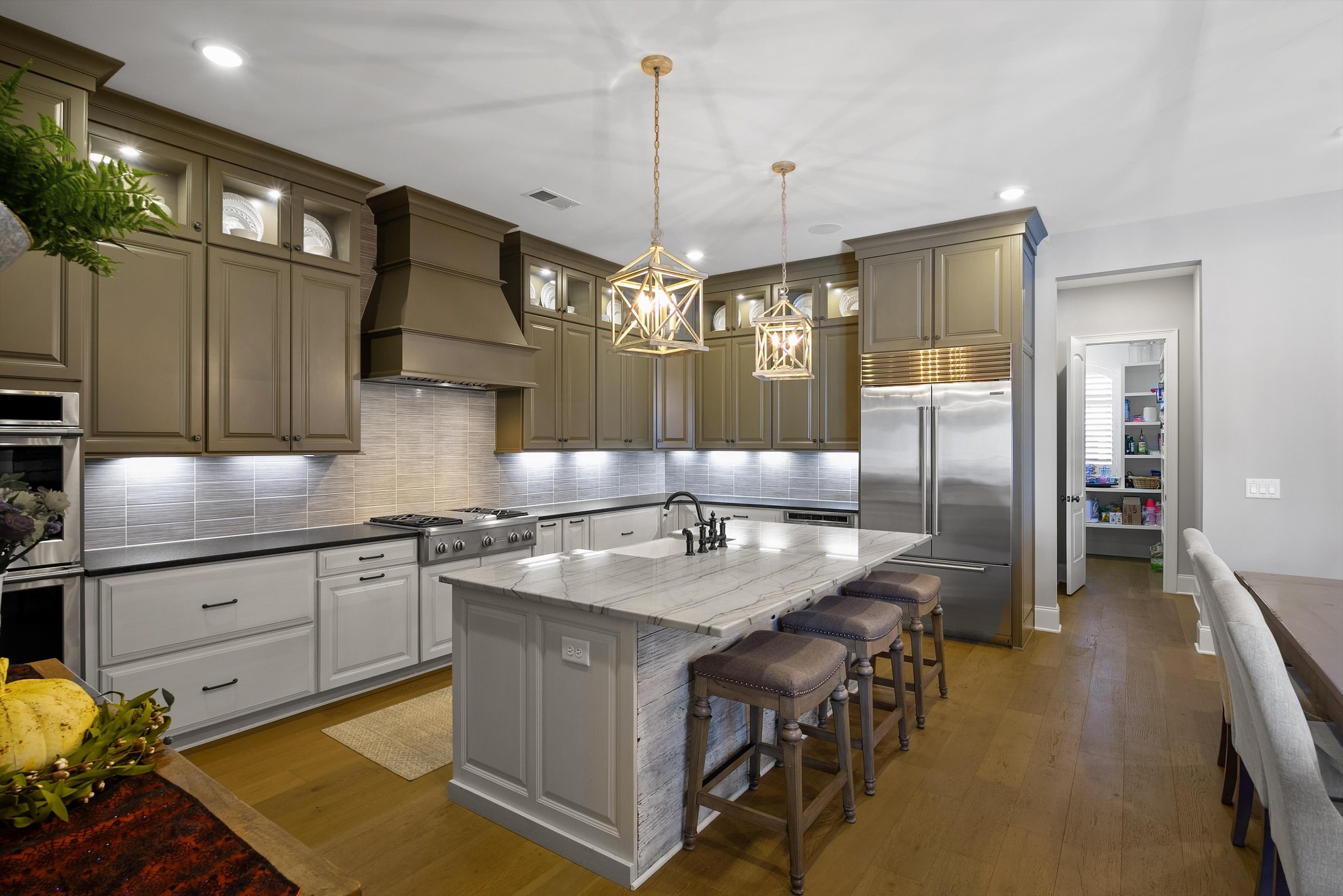 6400 High Top Ct Property Photo 8